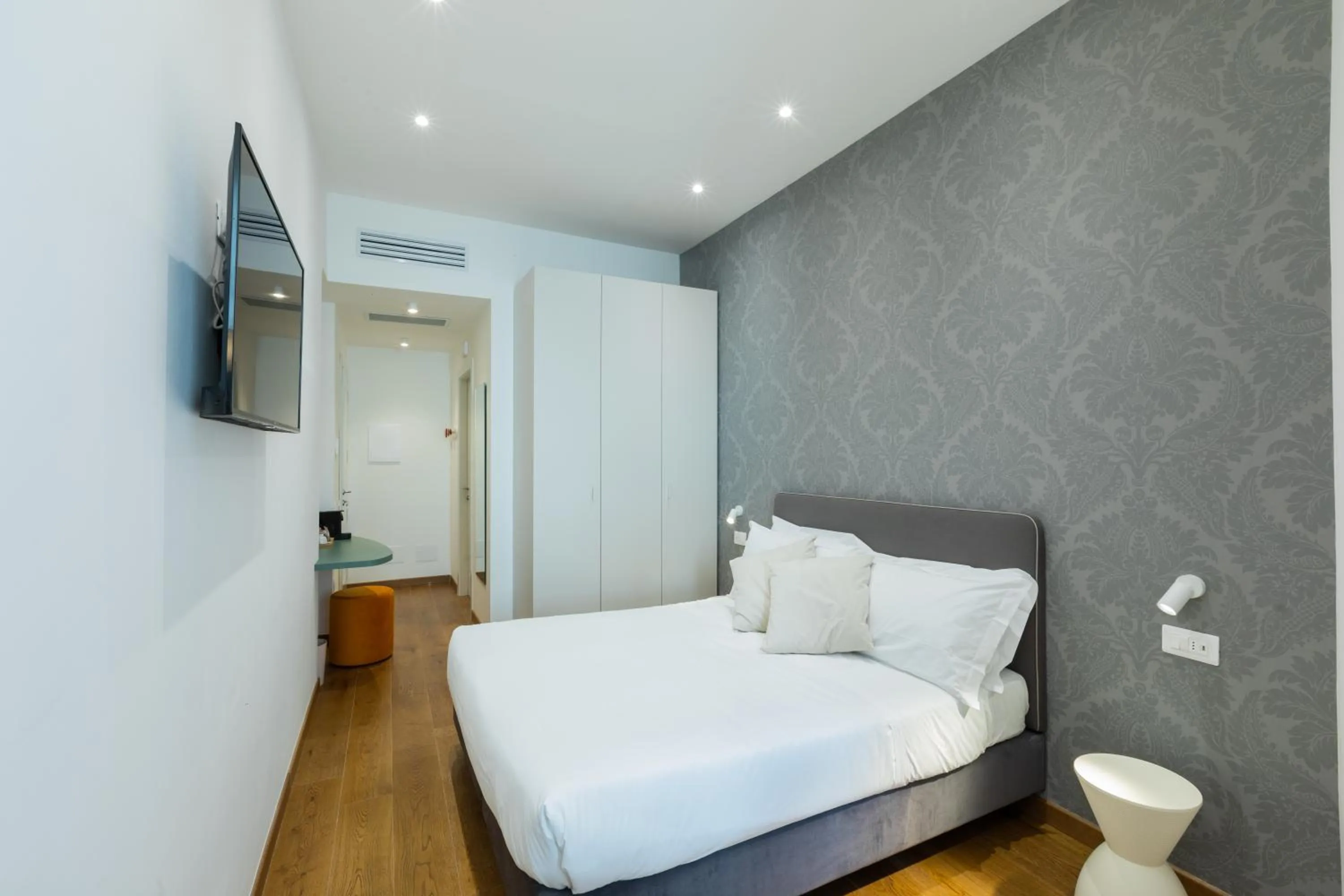 Bed in Amabilia Florence