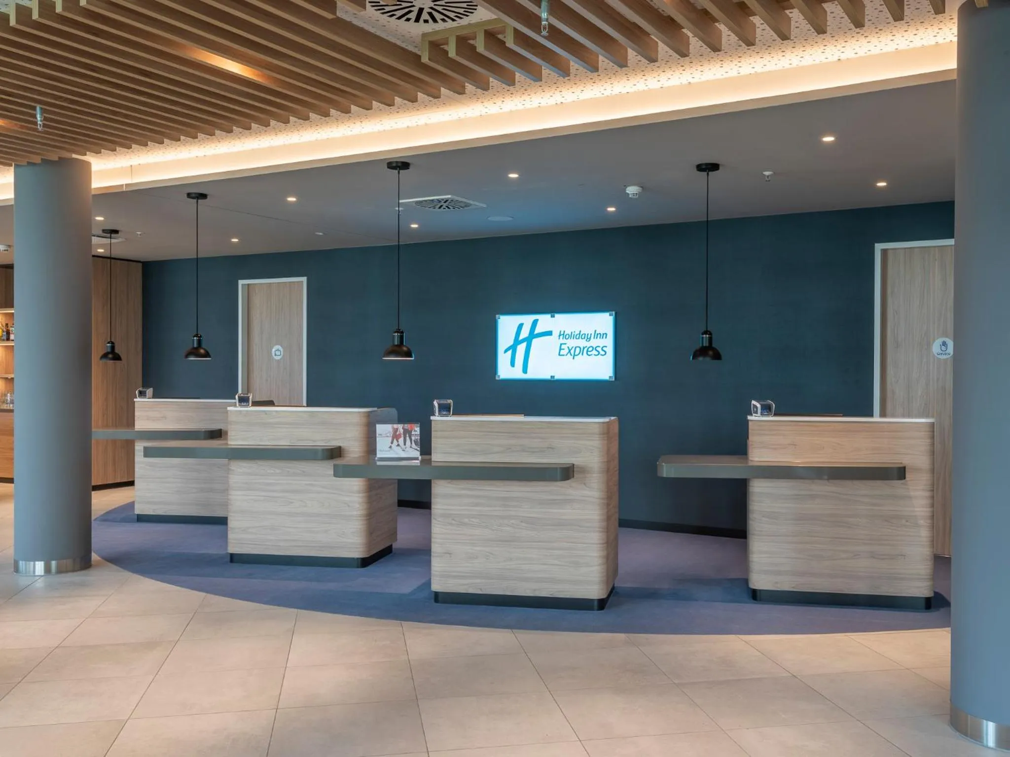 Lobby or reception in Holiday Inn Express Düsseldorf - Hauptbahnhof by IHG