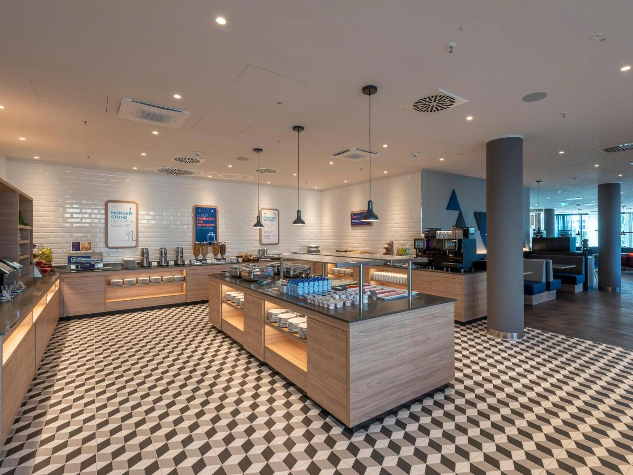 Breakfast in Holiday Inn Express Düsseldorf - Hauptbahnhof by IHG