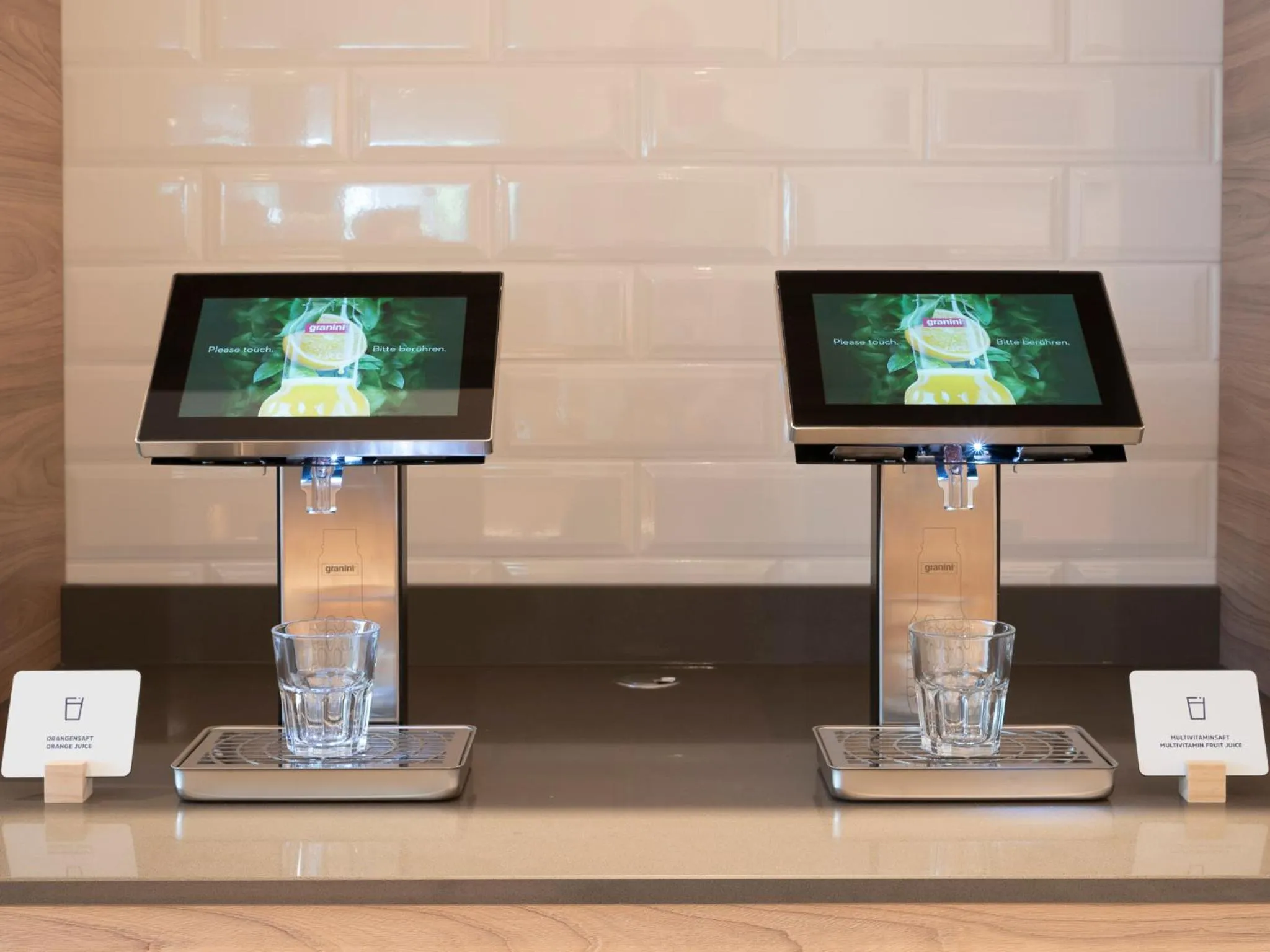 Breakfast in Holiday Inn Express Düsseldorf - Hauptbahnhof by IHG