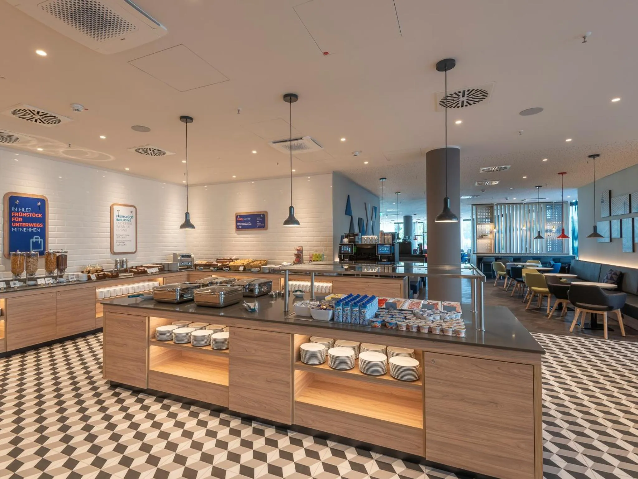 Breakfast in Holiday Inn Express Düsseldorf - Hauptbahnhof by IHG