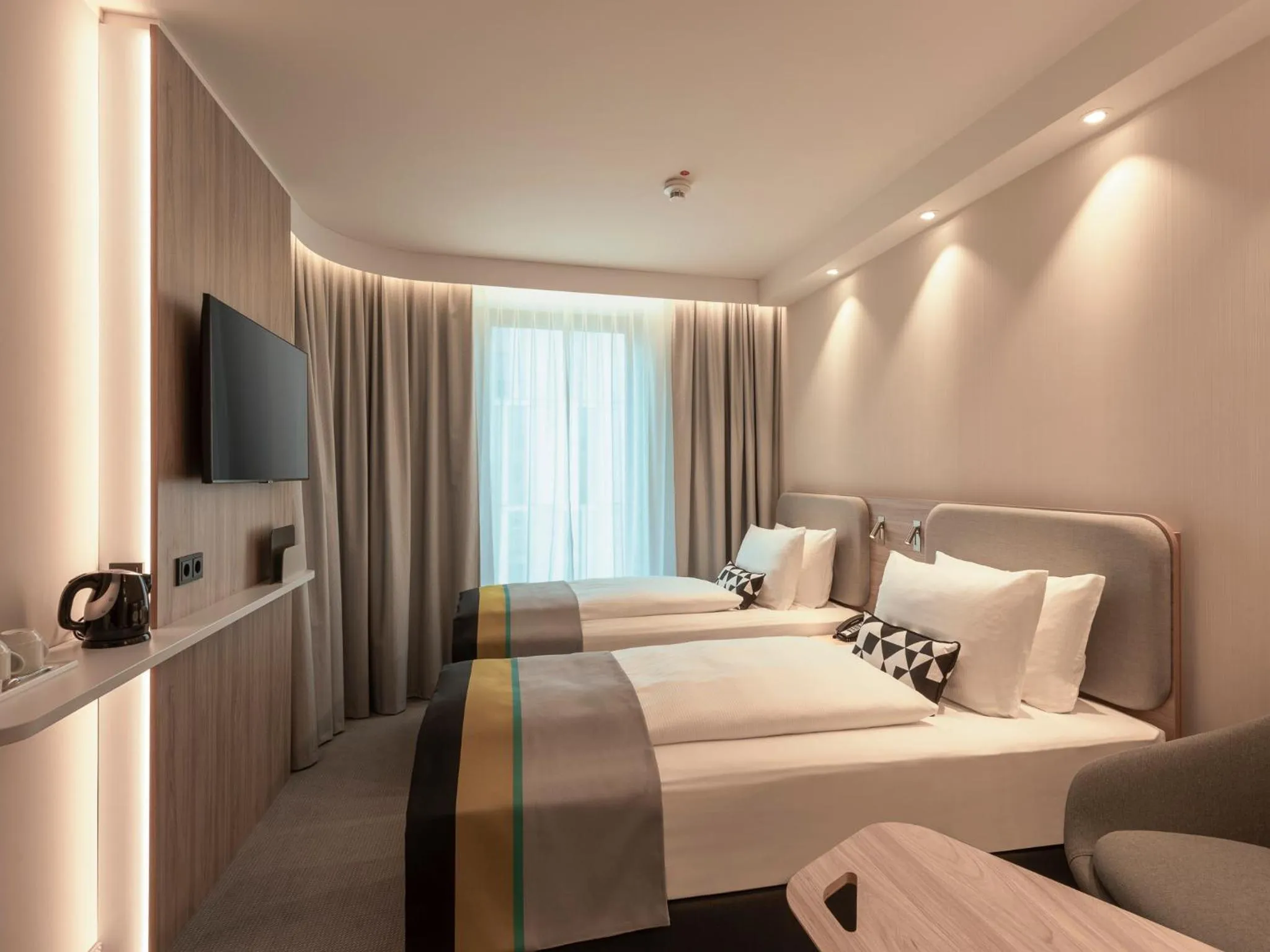 Bed in Holiday Inn Express Düsseldorf - Hauptbahnhof by IHG