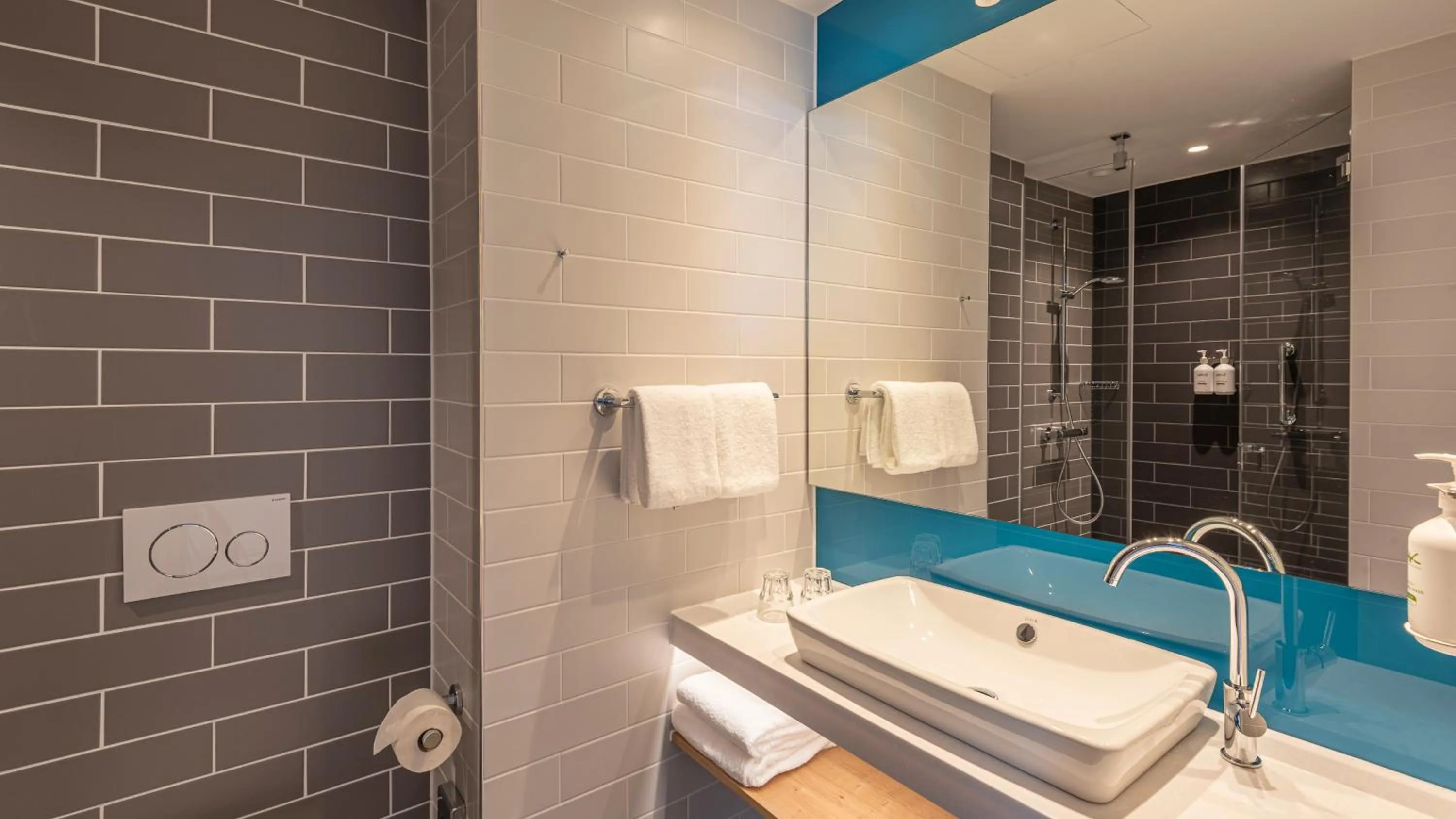 acessibility in Holiday Inn Express Düsseldorf - Hauptbahnhof by IHG