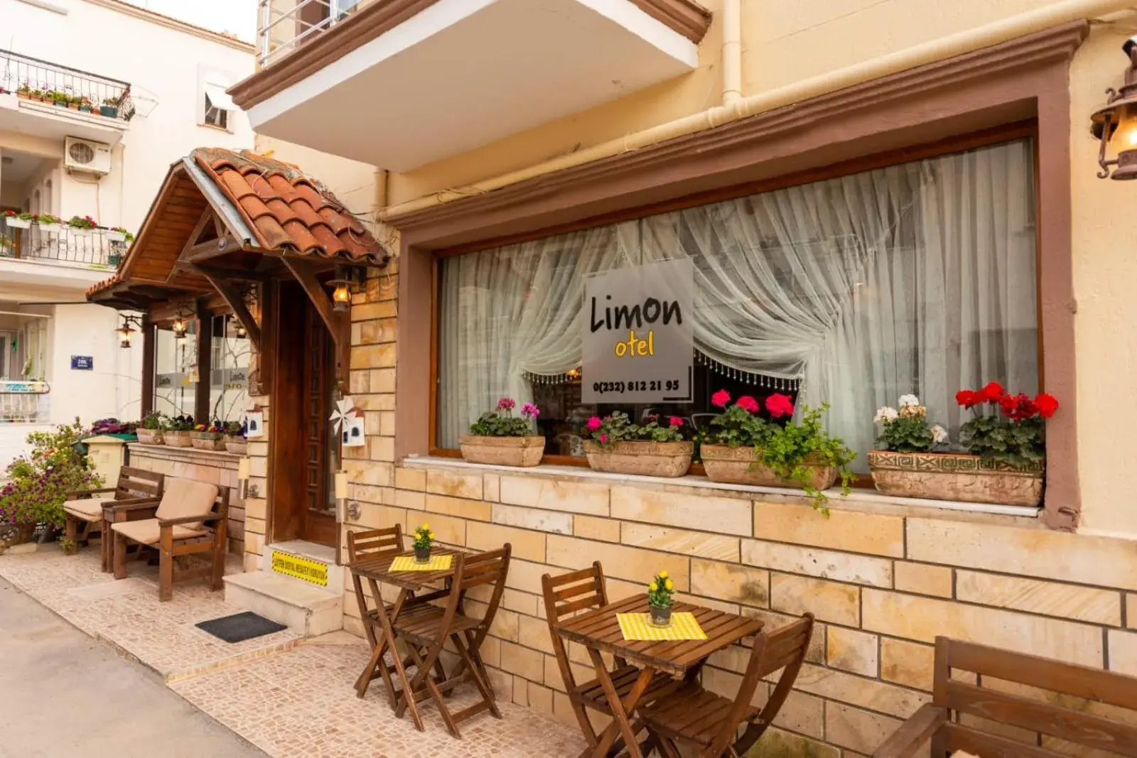 LİMON OTEL FOÇA LİMON OTEL FOÇA