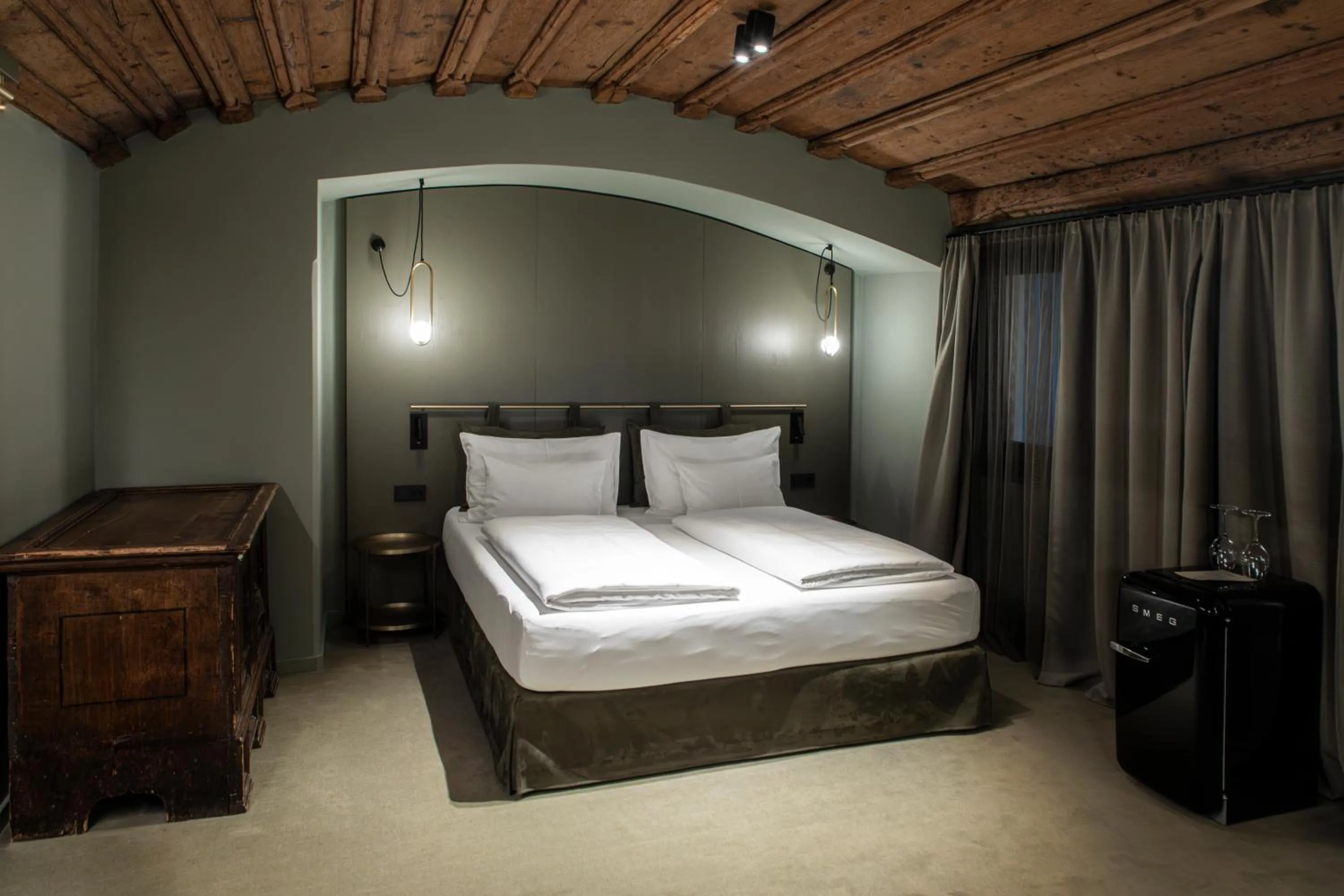 Bed in Altstadthotel Weisses Kreuz