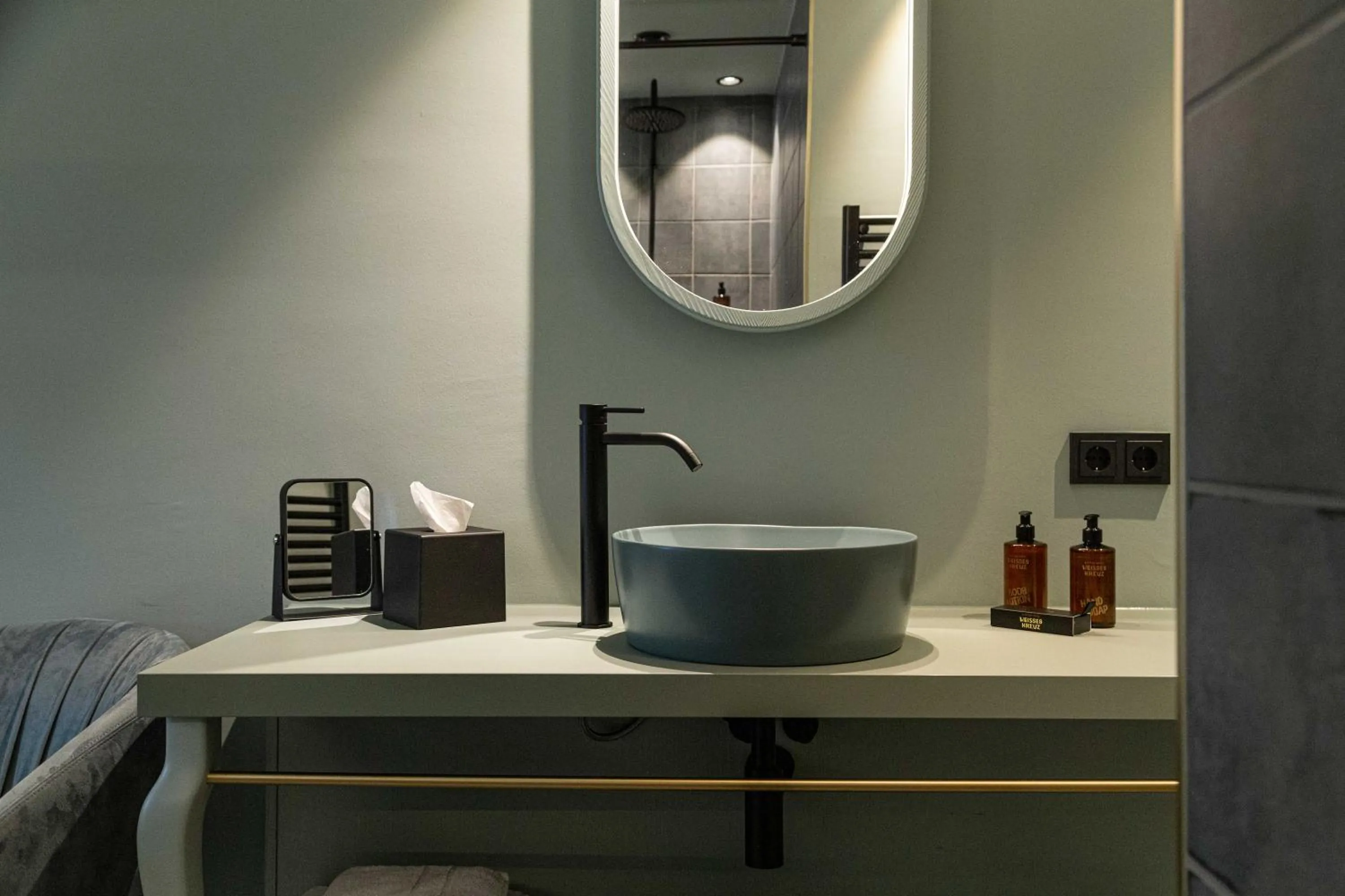 Bathroom in Altstadthotel Weisses Kreuz