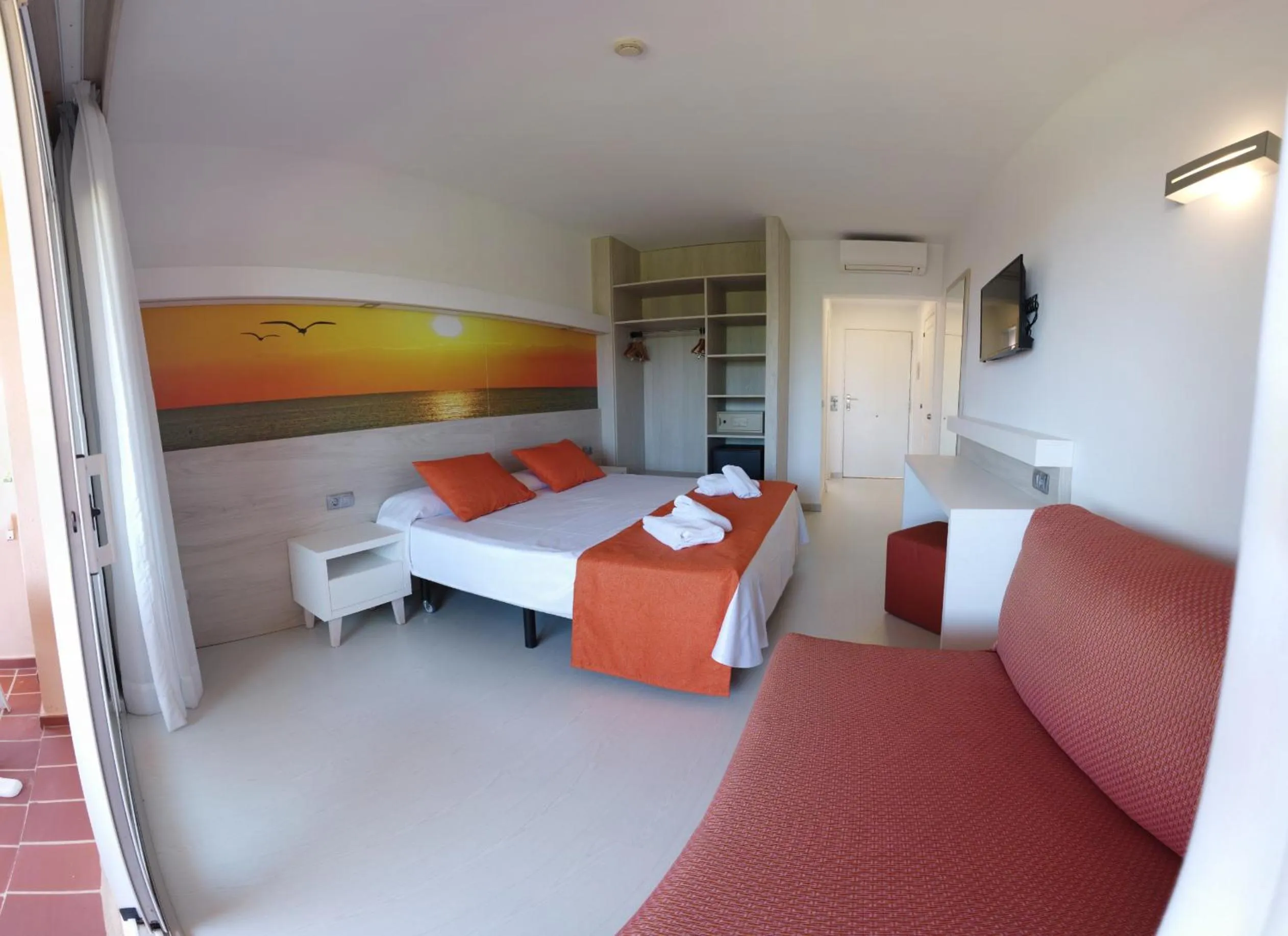 Bedroom, Bed in Arenas de Son Bou