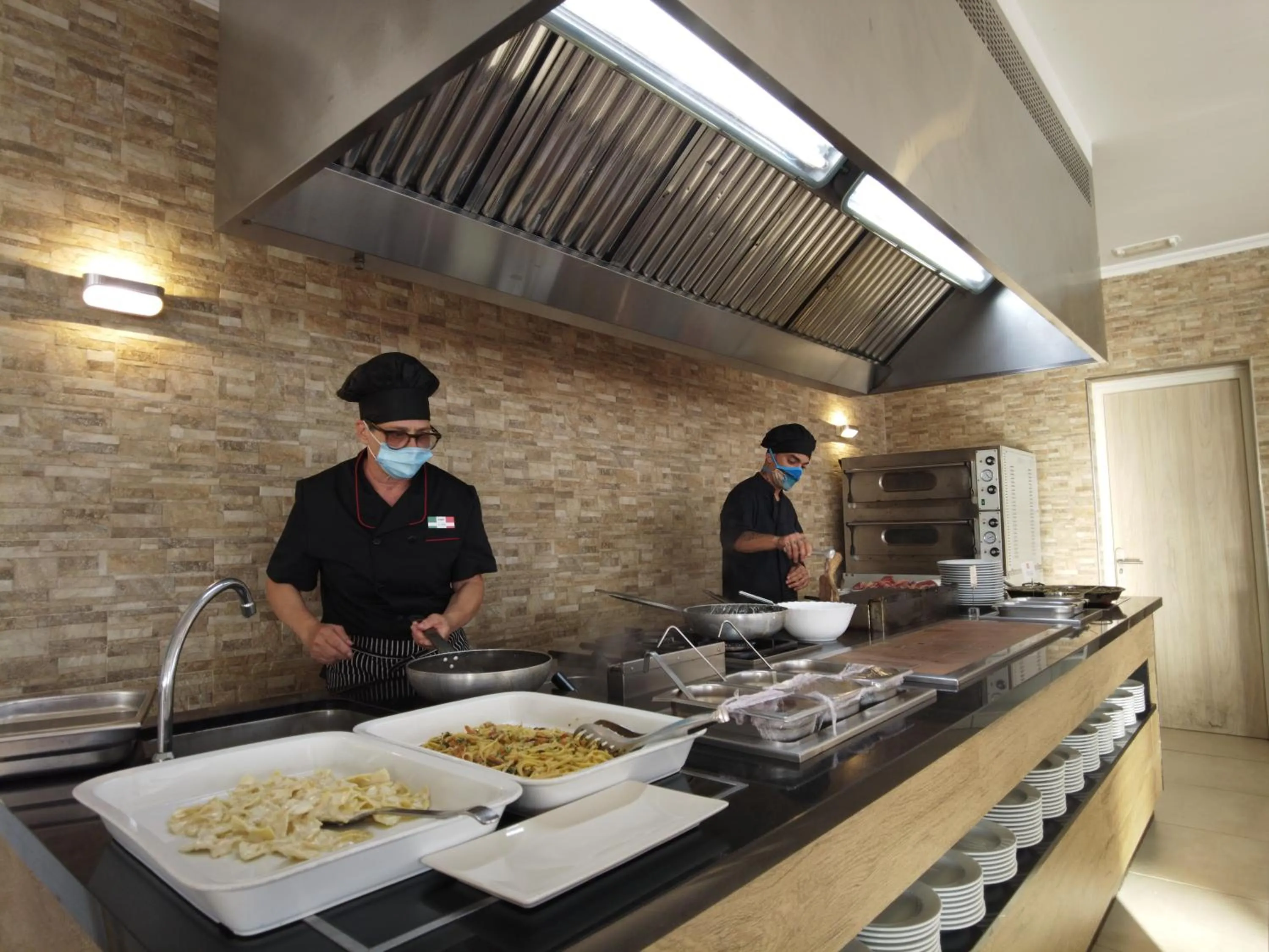 Restaurant/places to eat in Arenas de Son Bou