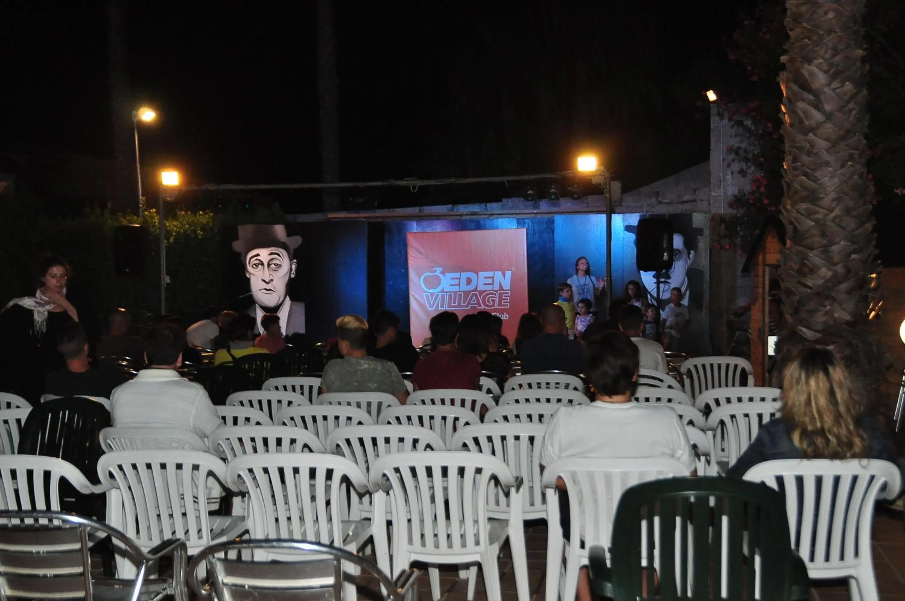 Entertainment in Arenas de Son Bou