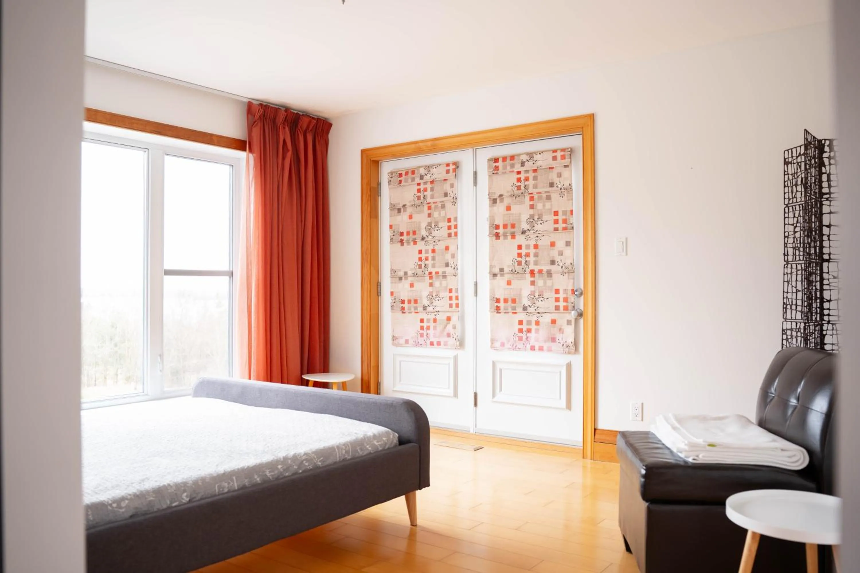 Bedroom, Bed in Au Sommet du Lac Magog