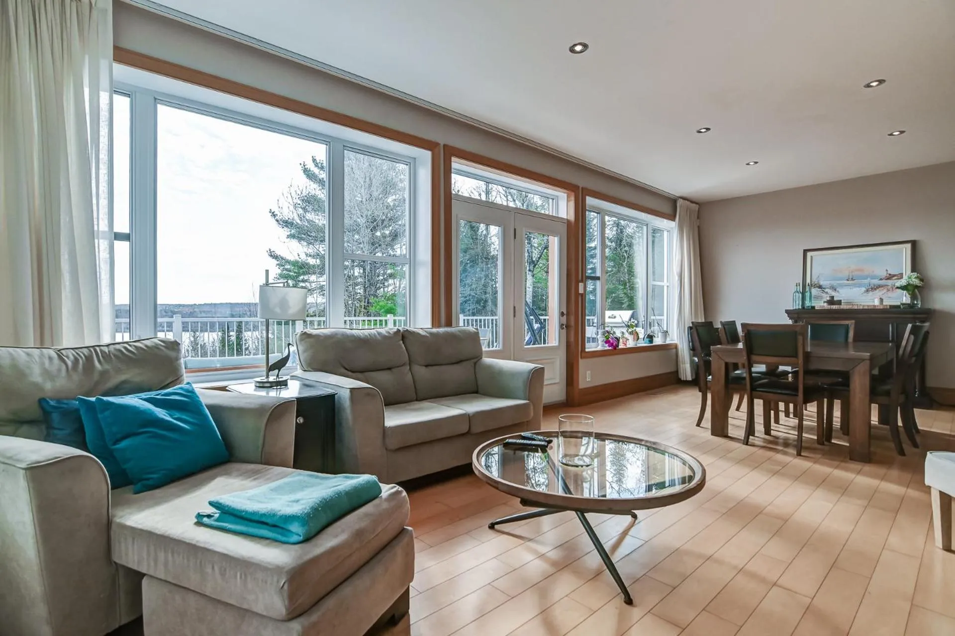 TV and multimedia in Au Sommet du Lac Magog