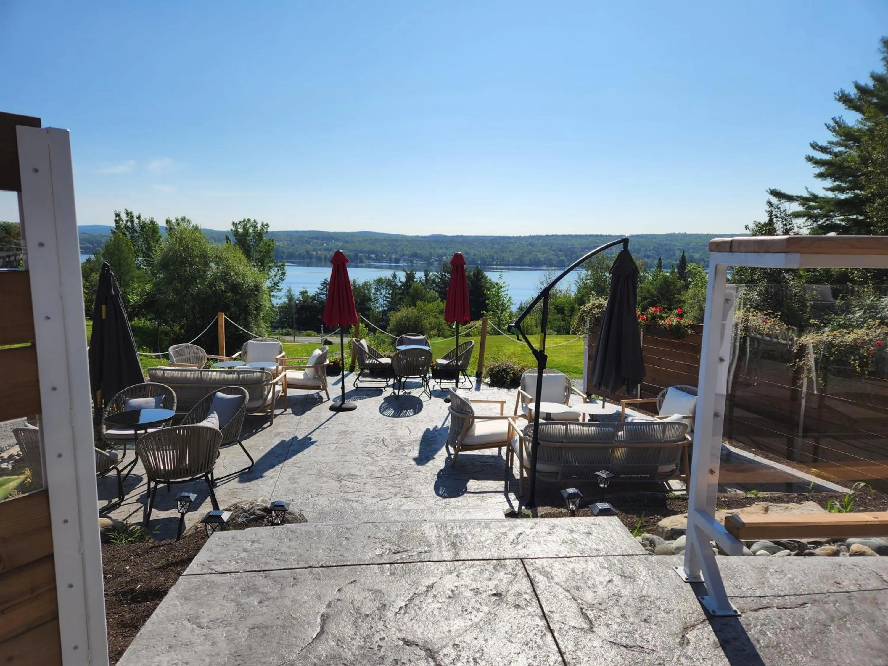 Patio in Au Sommet du Lac Magog