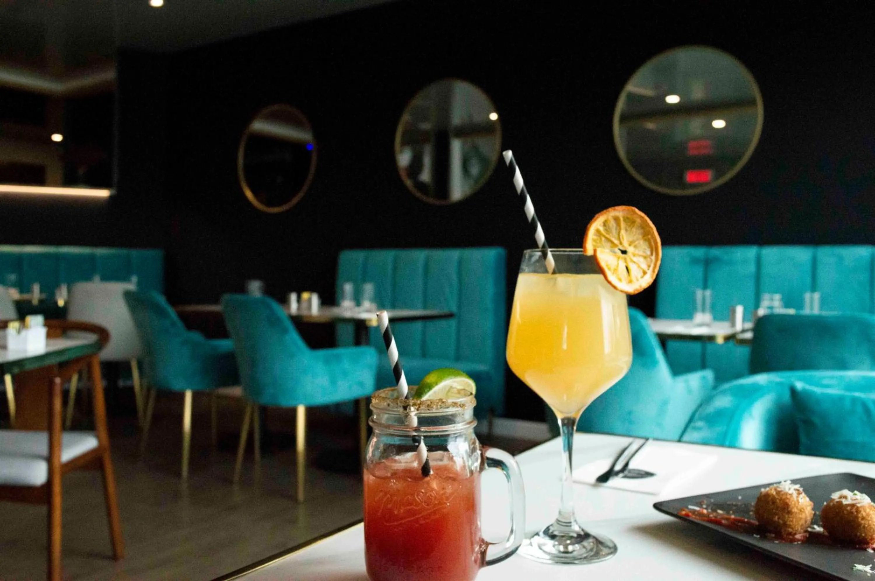 Restaurant/places to eat in Au Sommet du Lac Magog