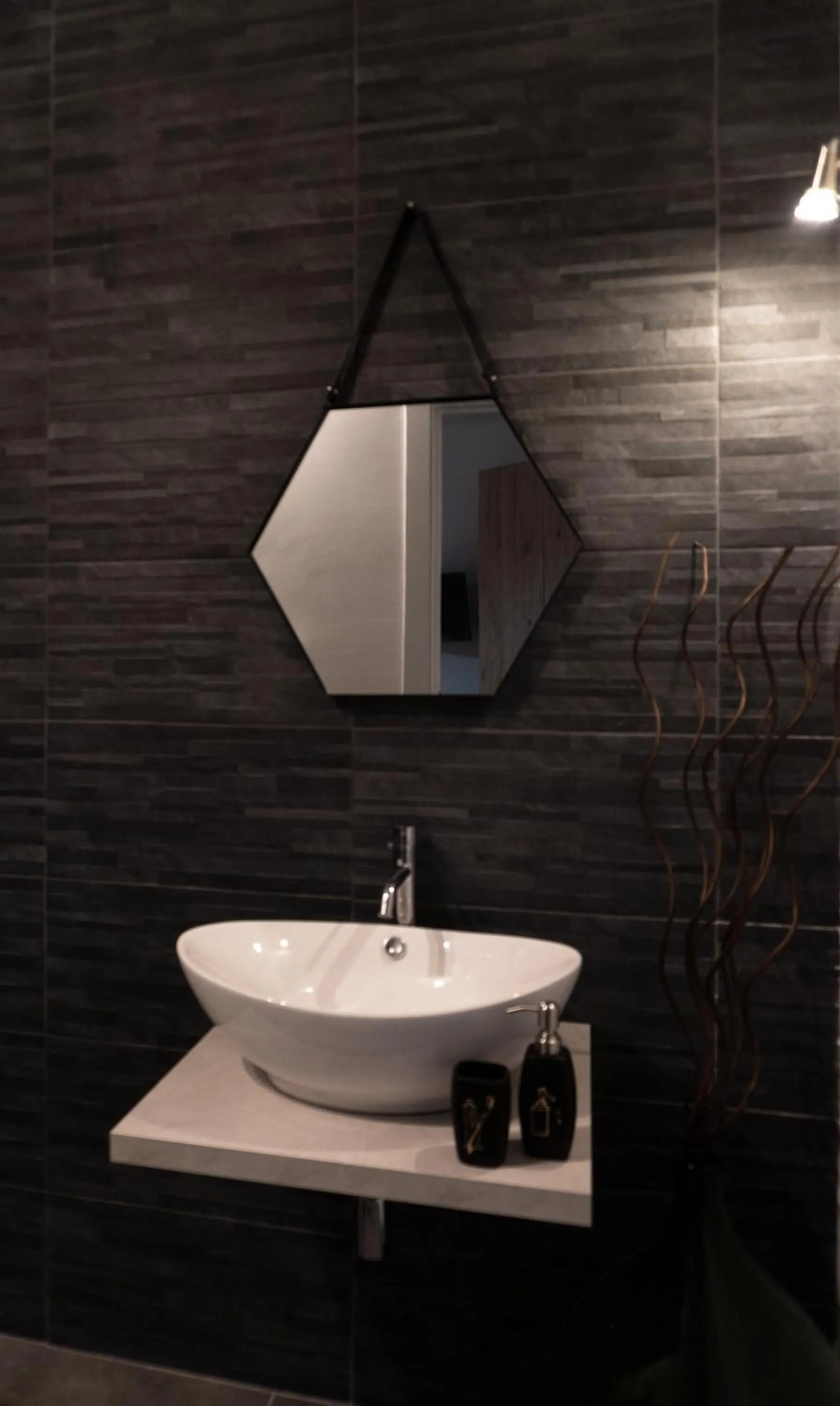 Bathroom in 4 Balconi rooms-Elements B&B