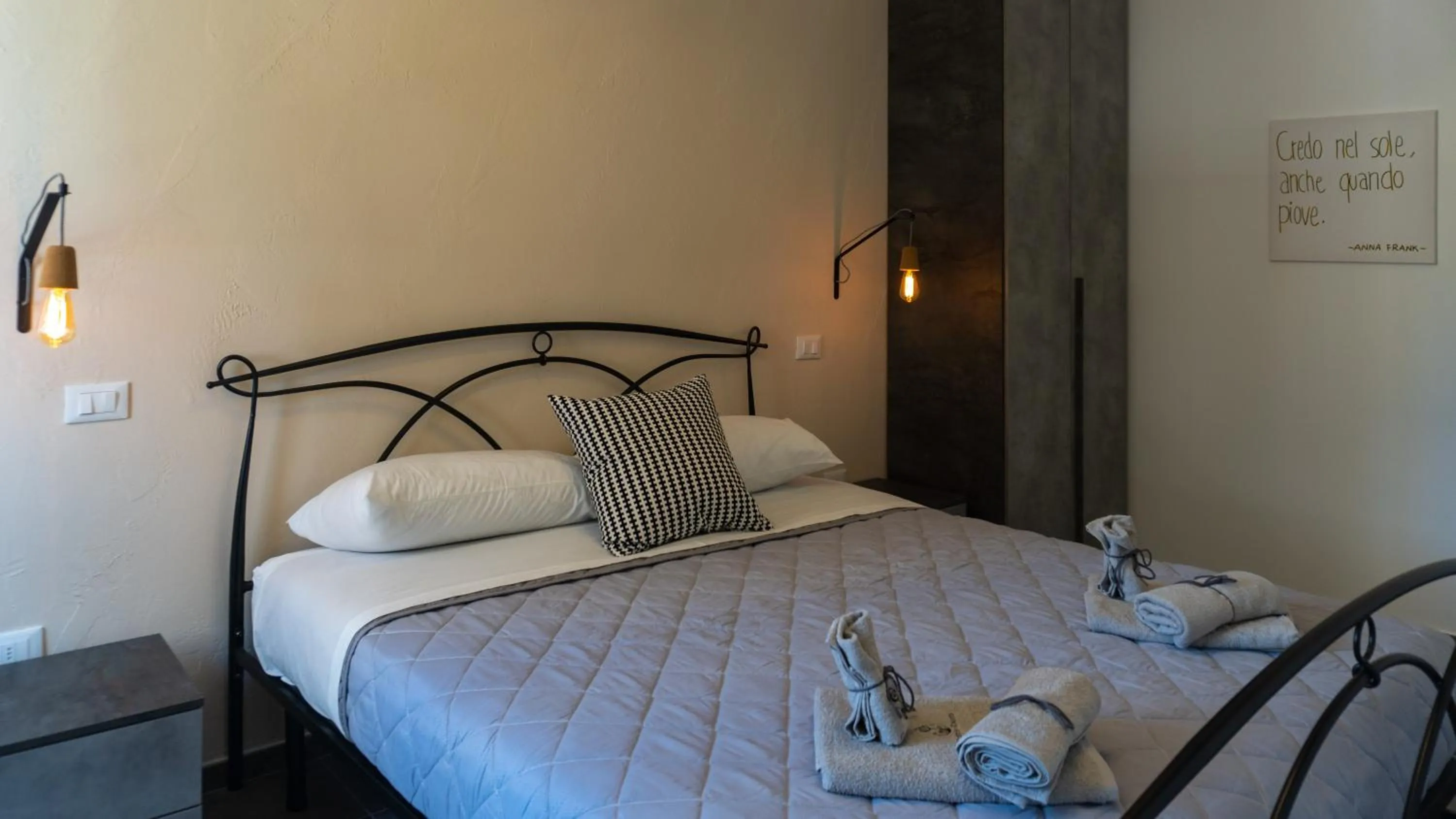 Bed in 4 Balconi rooms-Elements B&B