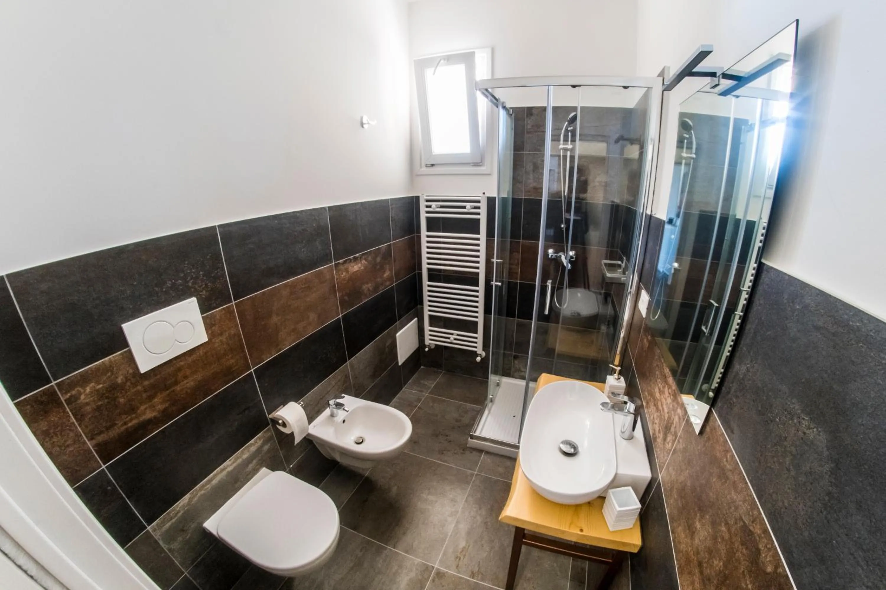 Bathroom in 4 Balconi rooms-Elements B&B