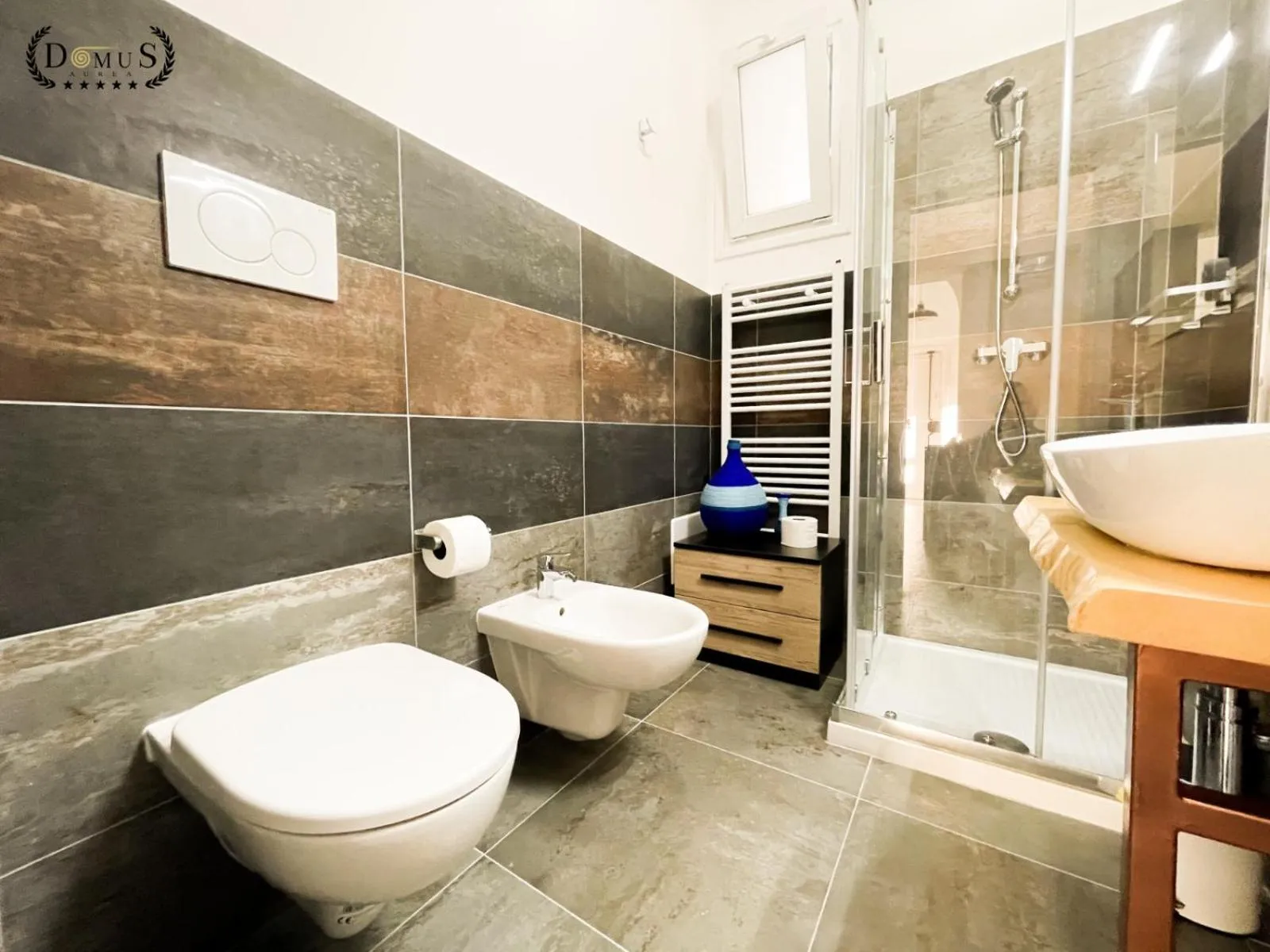 Shower in 4 Balconi rooms-Elements B&B