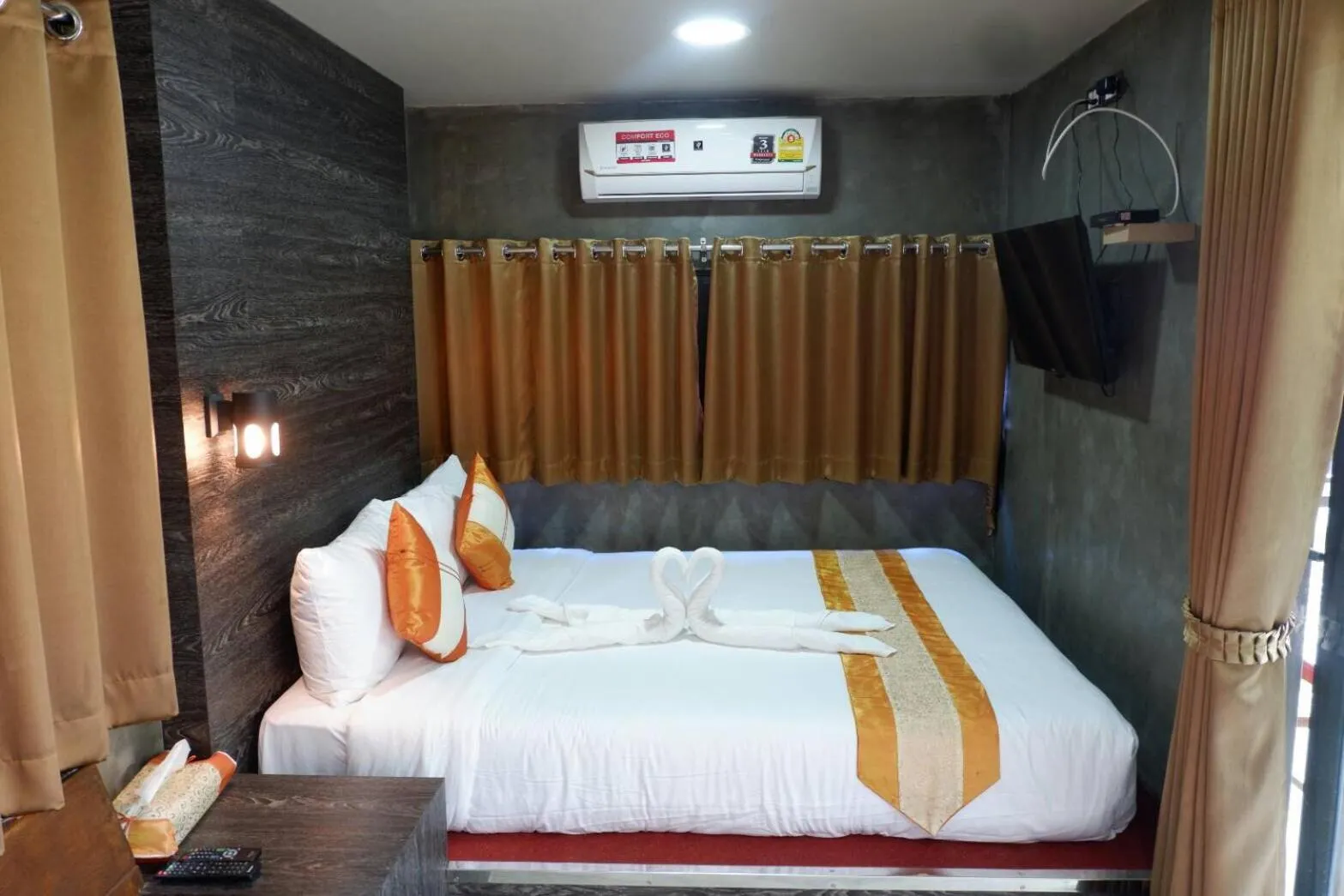 Bed in Amazon Resort