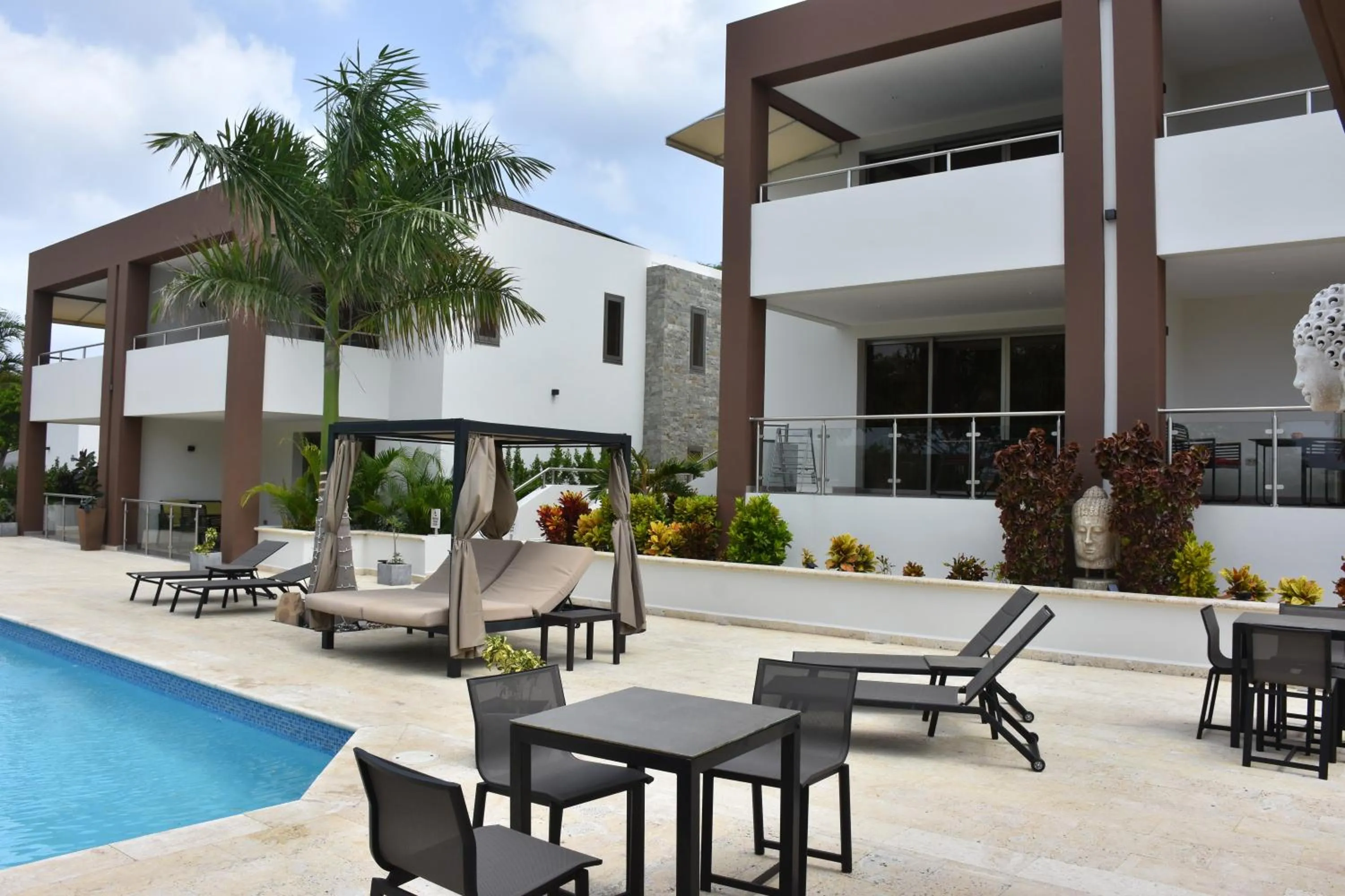 Property building in Xanadu Apartments at Blue Bay Golf & Beach Resort