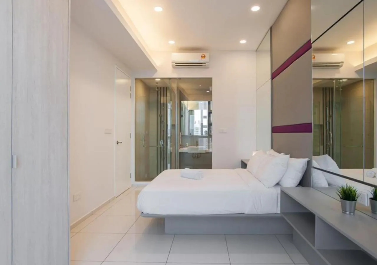 Bedroom, Bed in Robertson PanoramaKL Suites