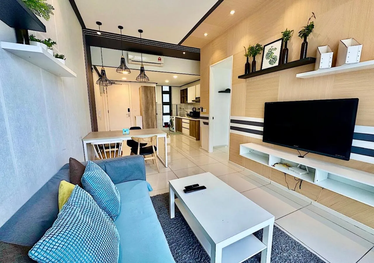 TV and multimedia in Robertson PanoramaKL Suites