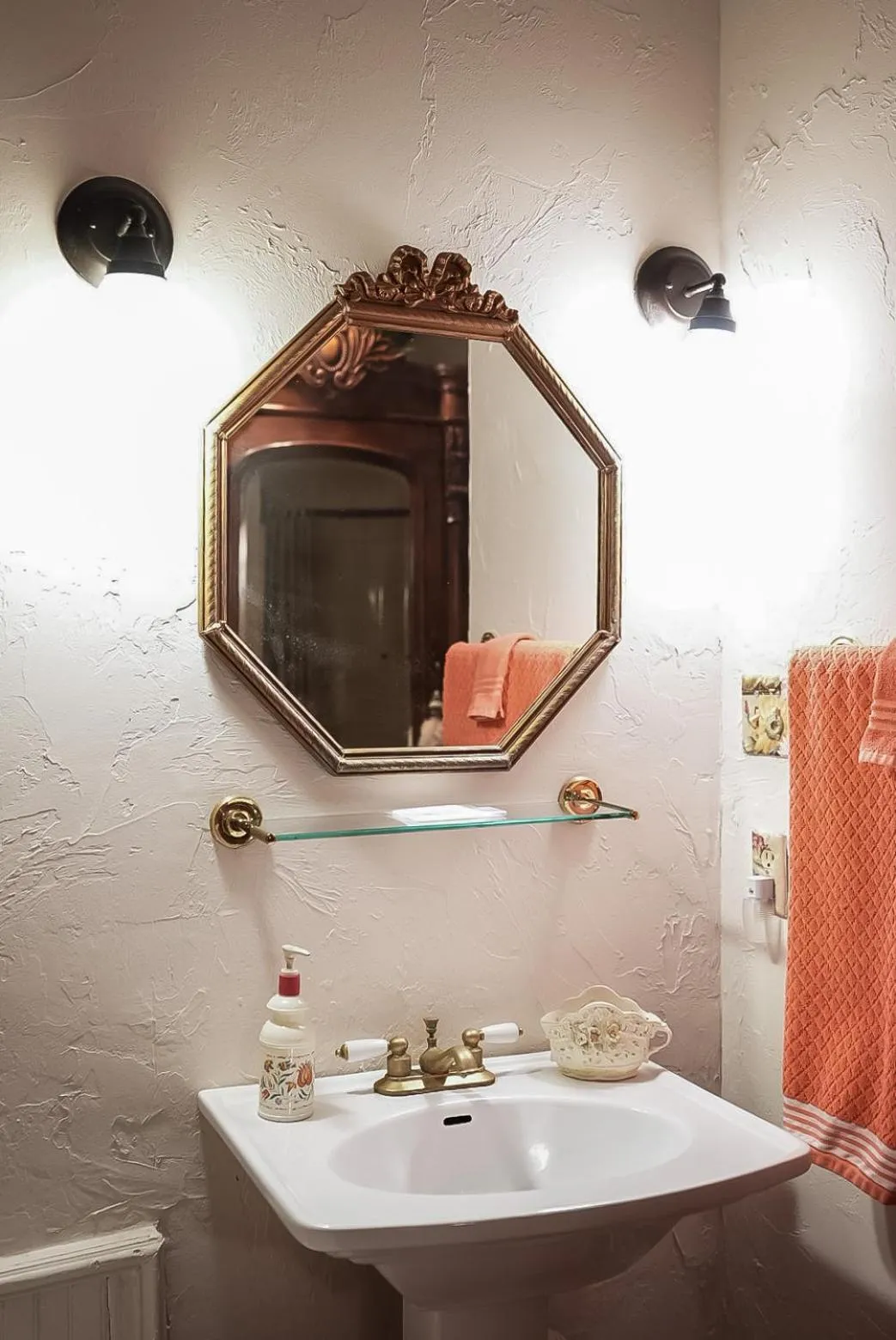 Bathroom in Grandison Inn