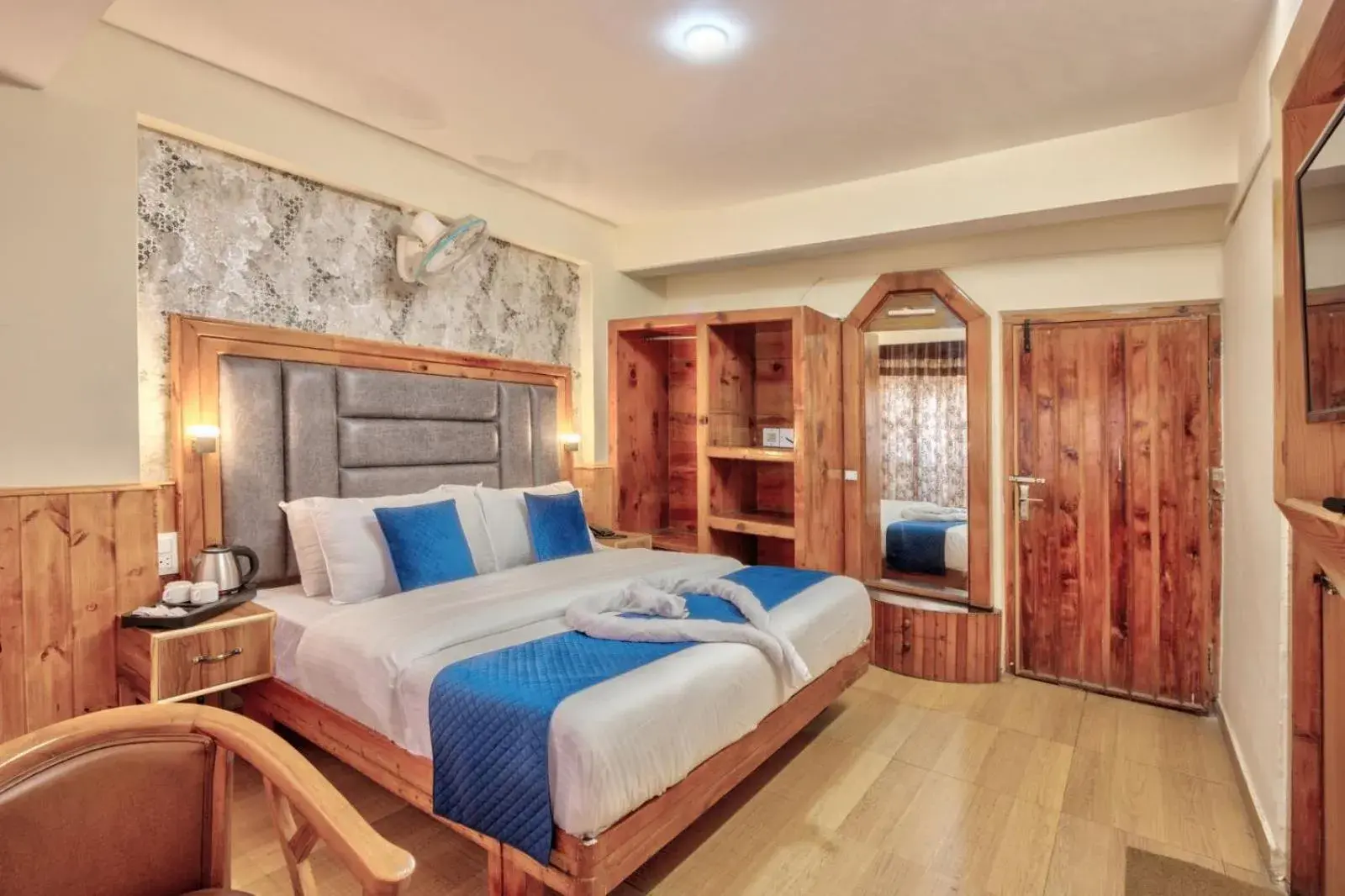 Standard Double Room in Hotel Ibex Standard Double Room in Hotel Ibex