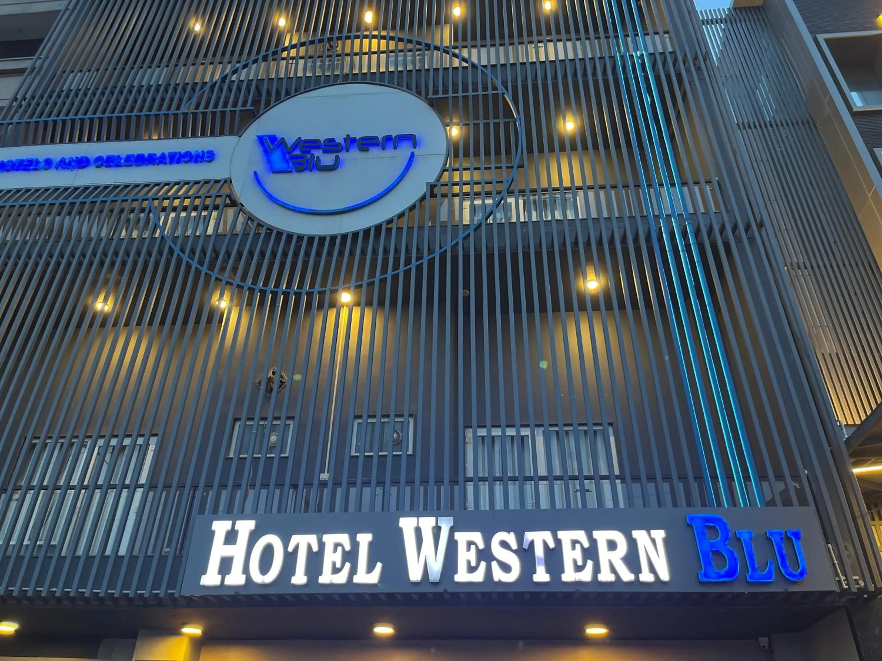 Facade/entrance in Western Blu
