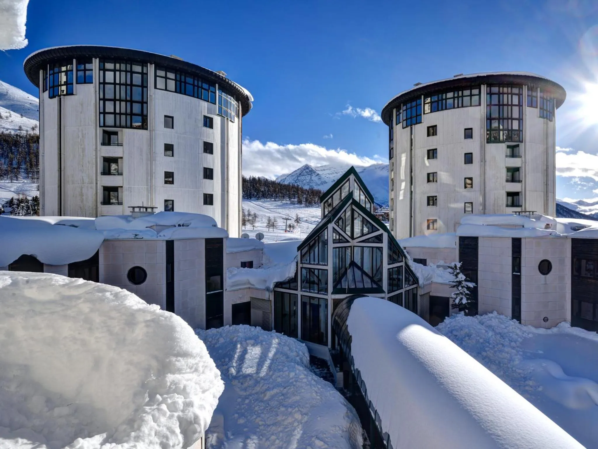 Facade/entrance in Hotel Club Uappala Sestriere