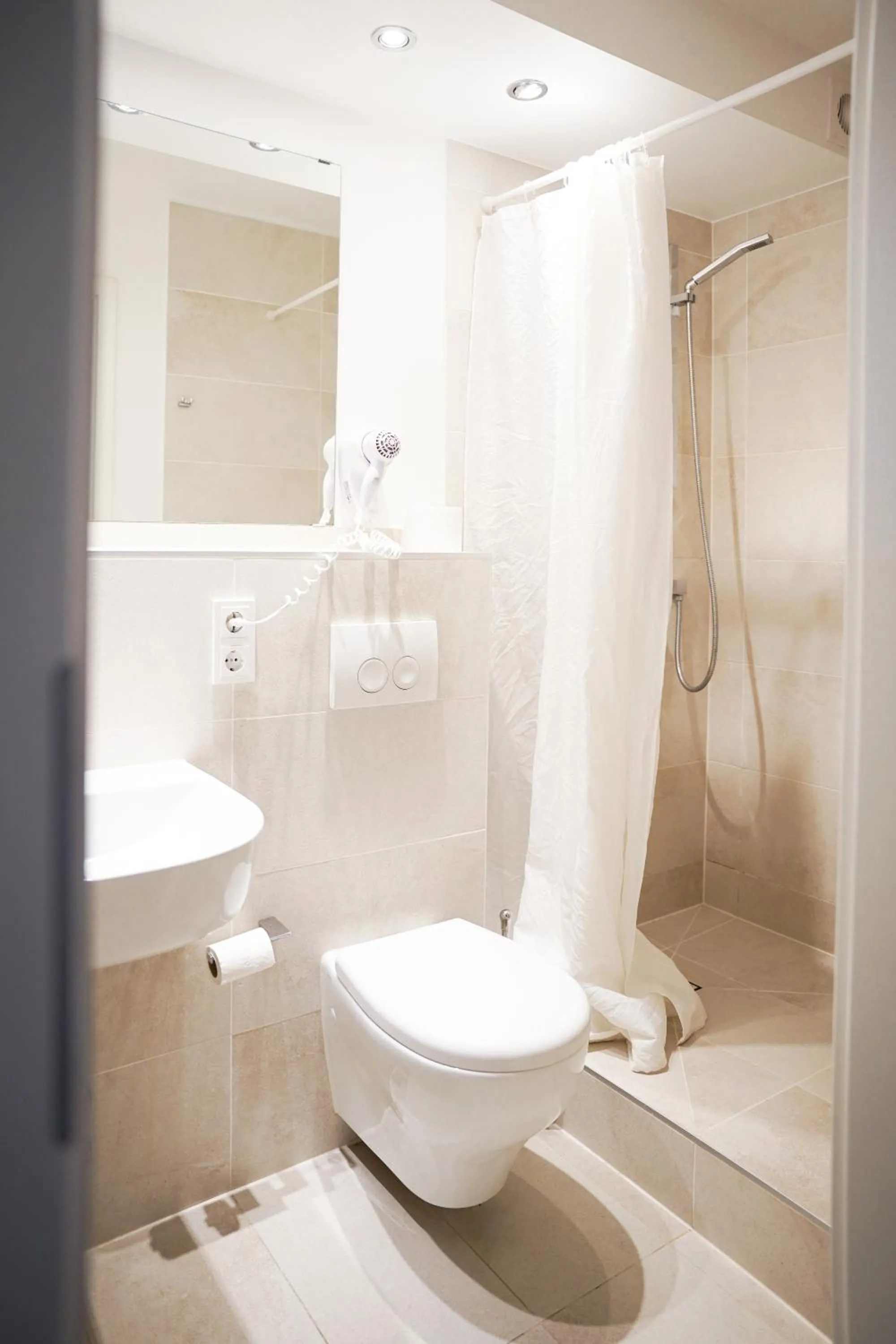 Shower in urraum Hotel