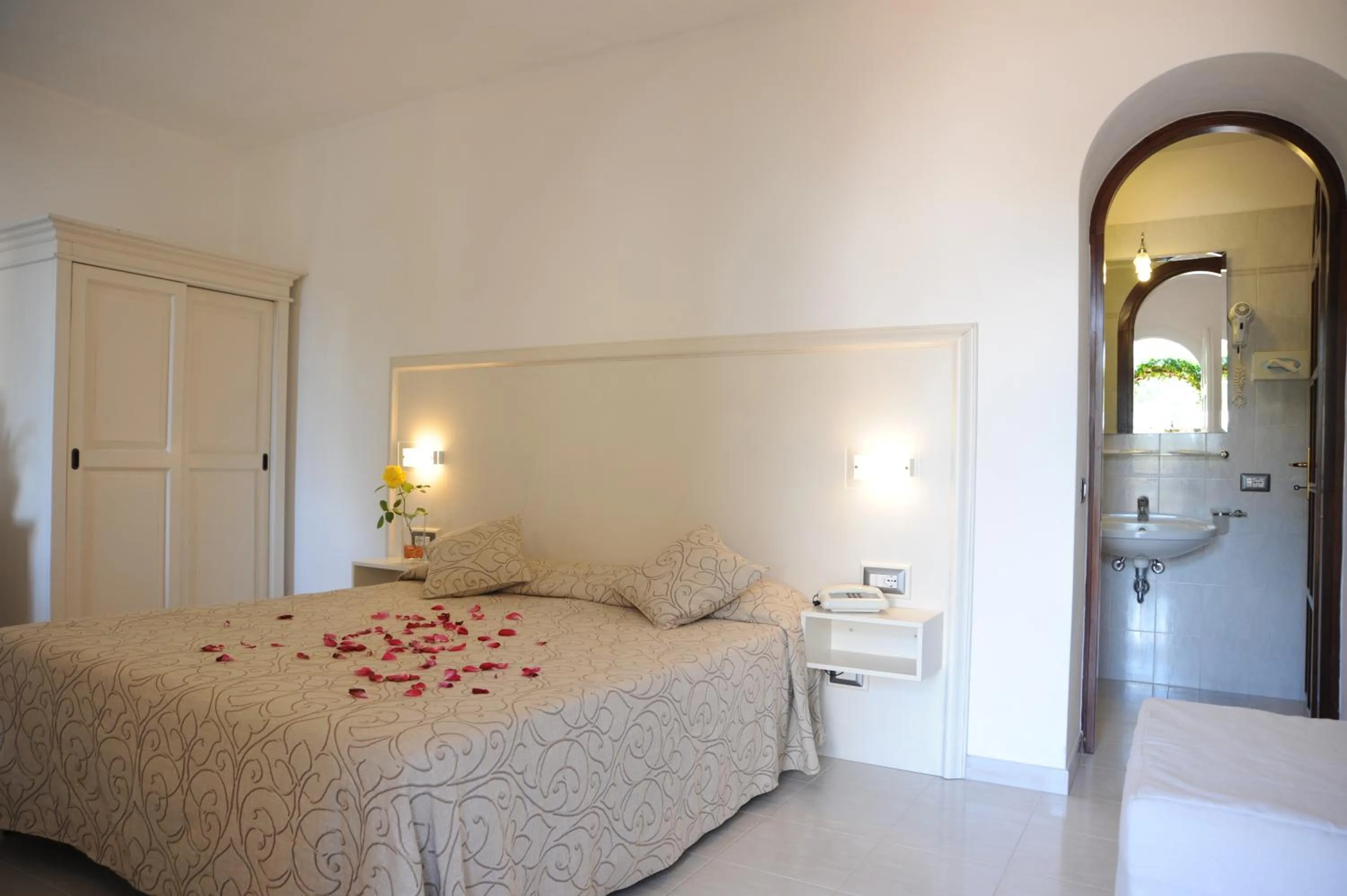 Bed in Hotel Barsalini