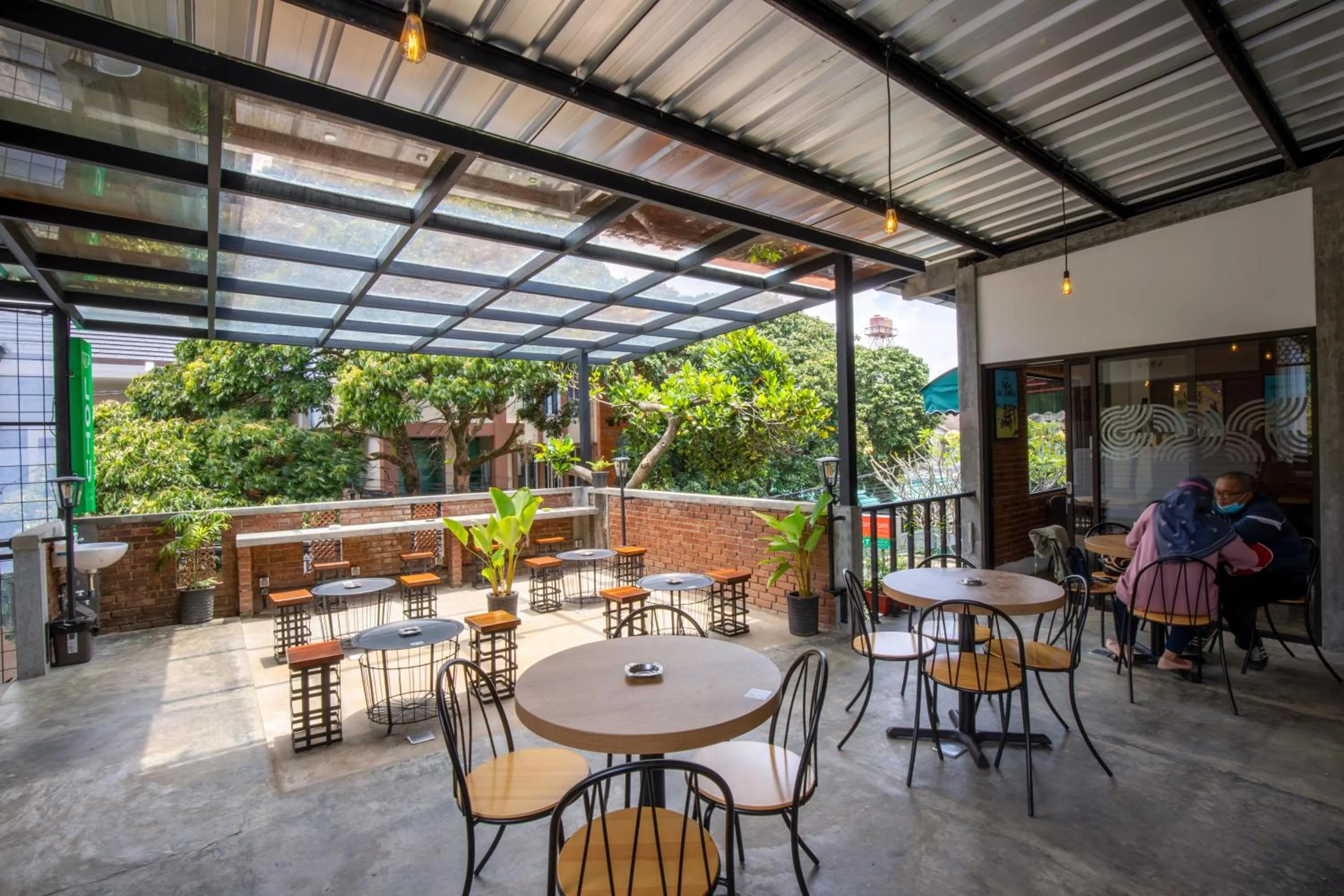 Restaurant/places to eat in Sekararum Butik Syariah Guesthouse