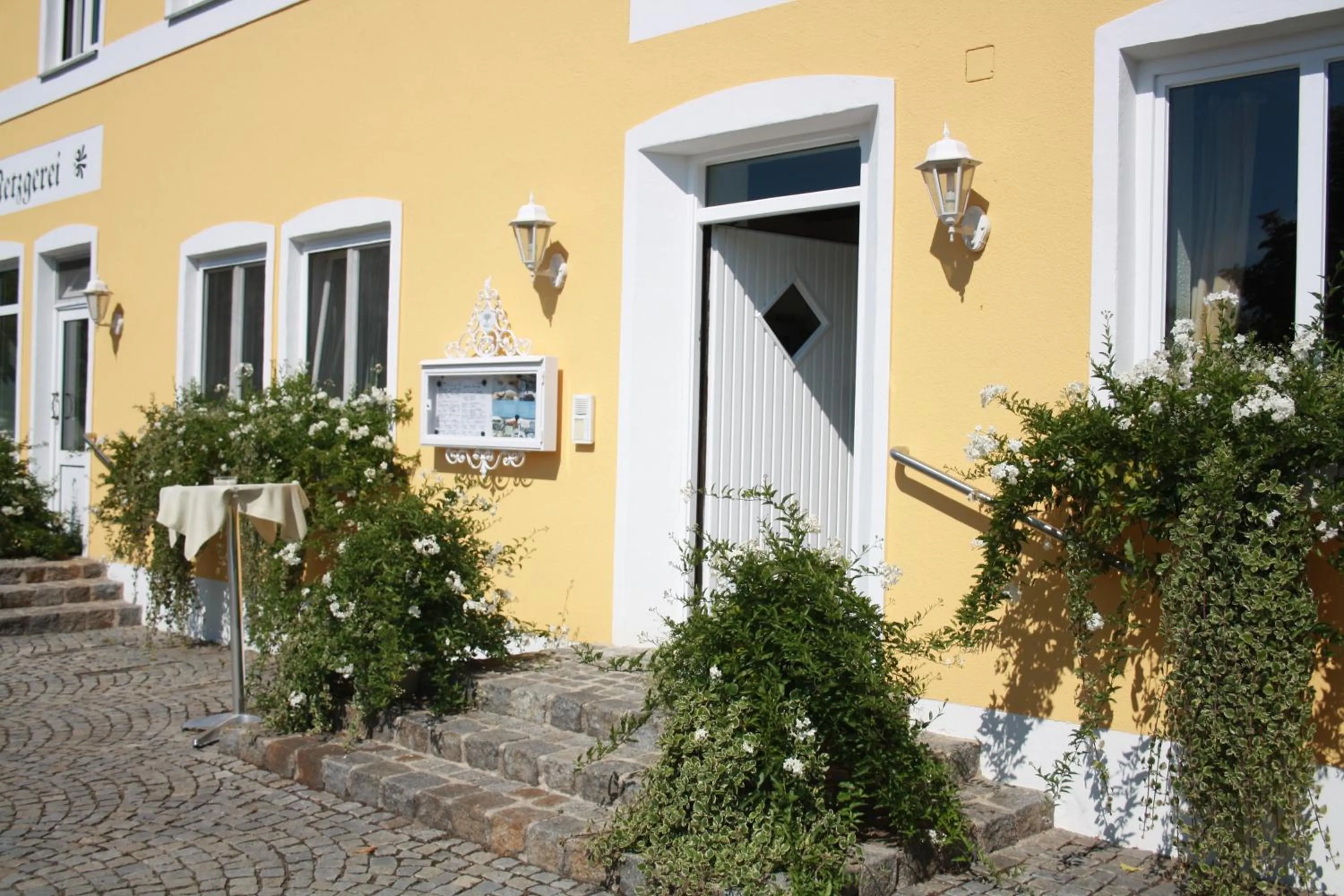 Property building in Hotel Gasthof Alte Post