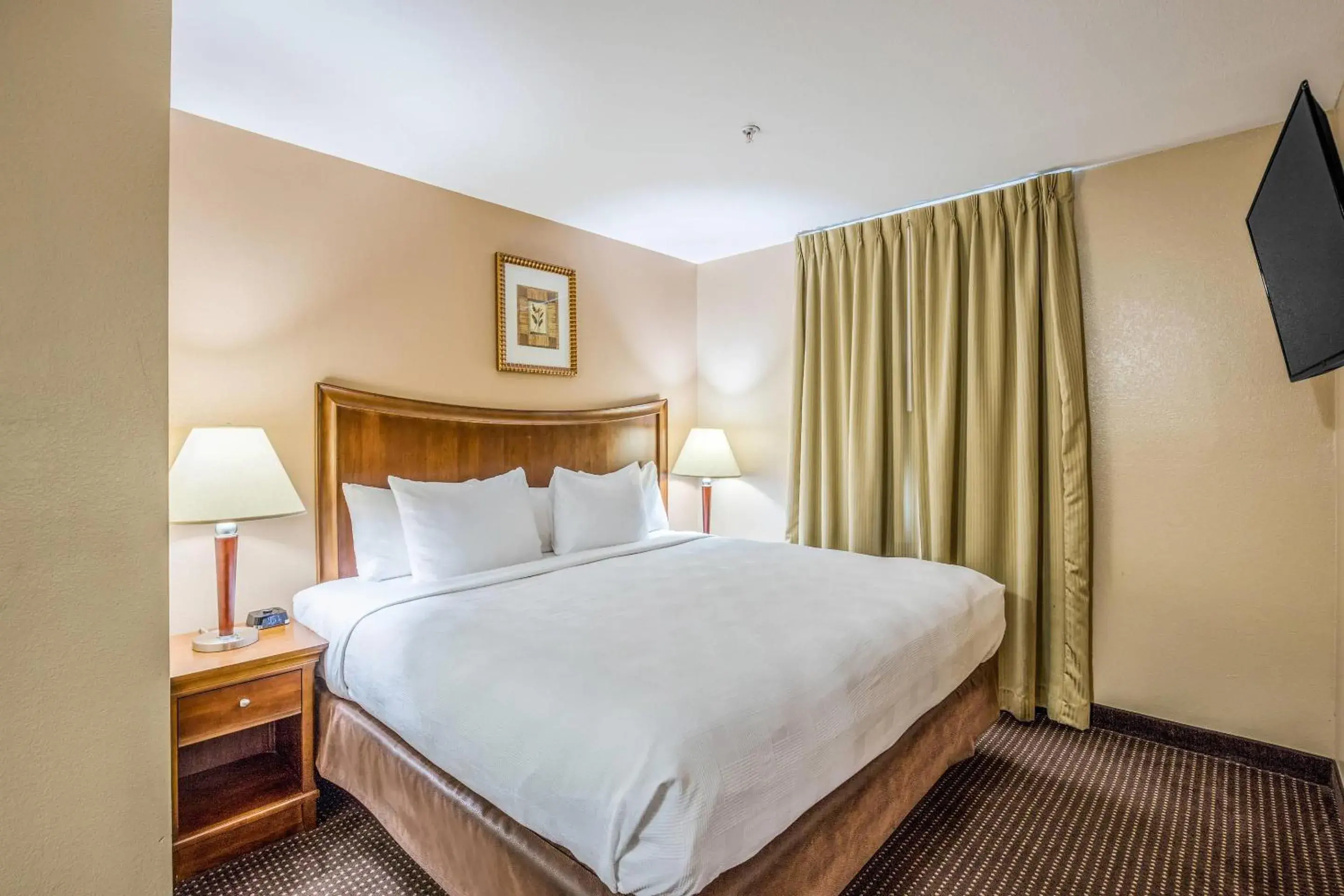 Efficiency King Suite - Accessible/Non-Smoking in MainStay Suites Port Saint Joe South Efficiency King Suite - Accessible/Non-Smoking in MainStay Suites Port Saint Joe South