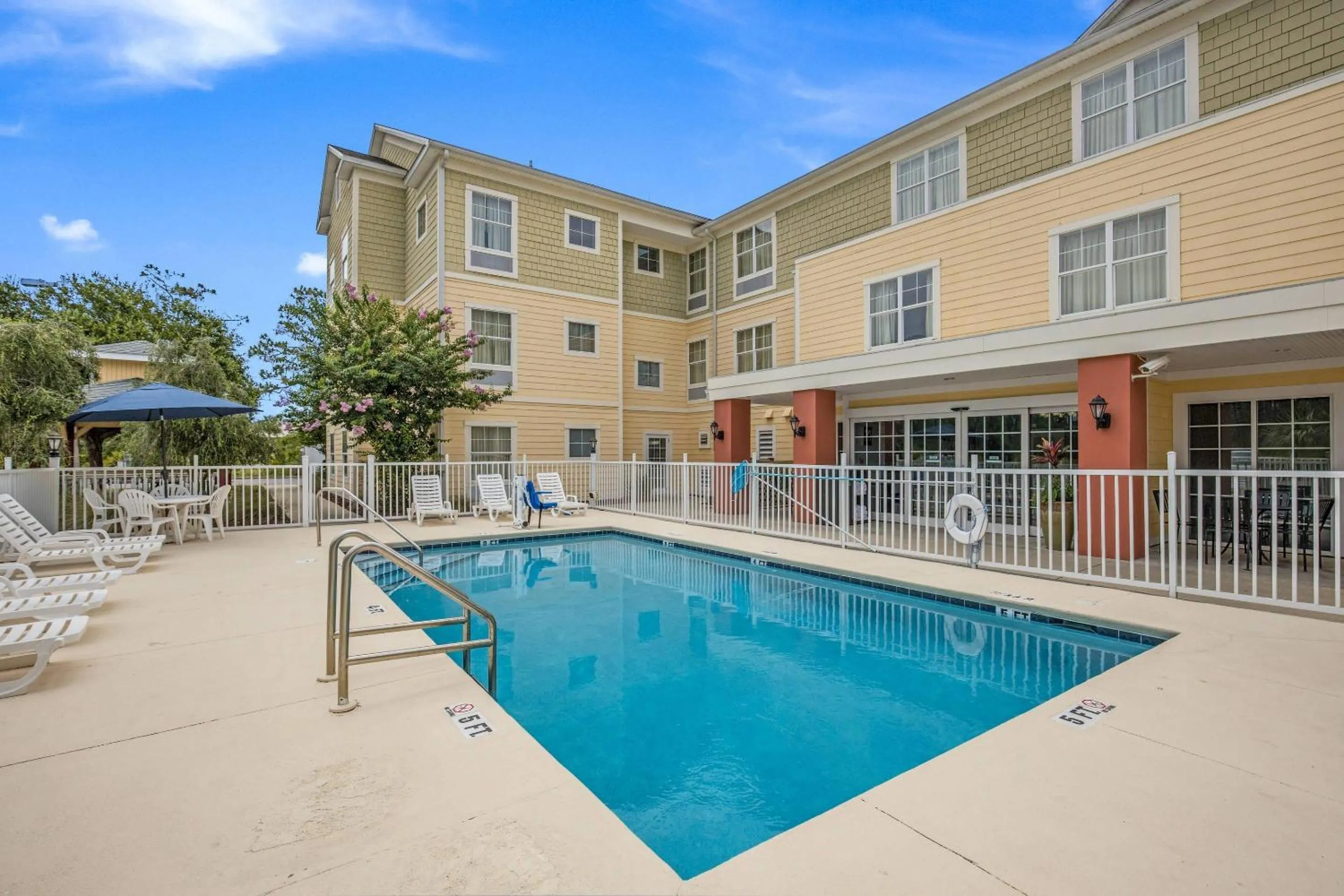 Swimming pool in MainStay Suites Port Saint Joe South