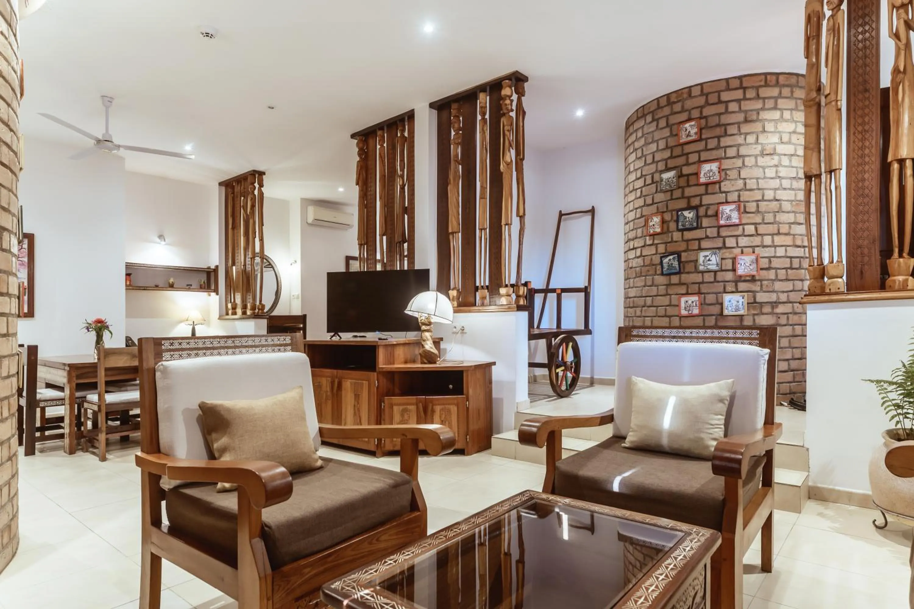 TV and multimedia in Vanila Hotel & Spa