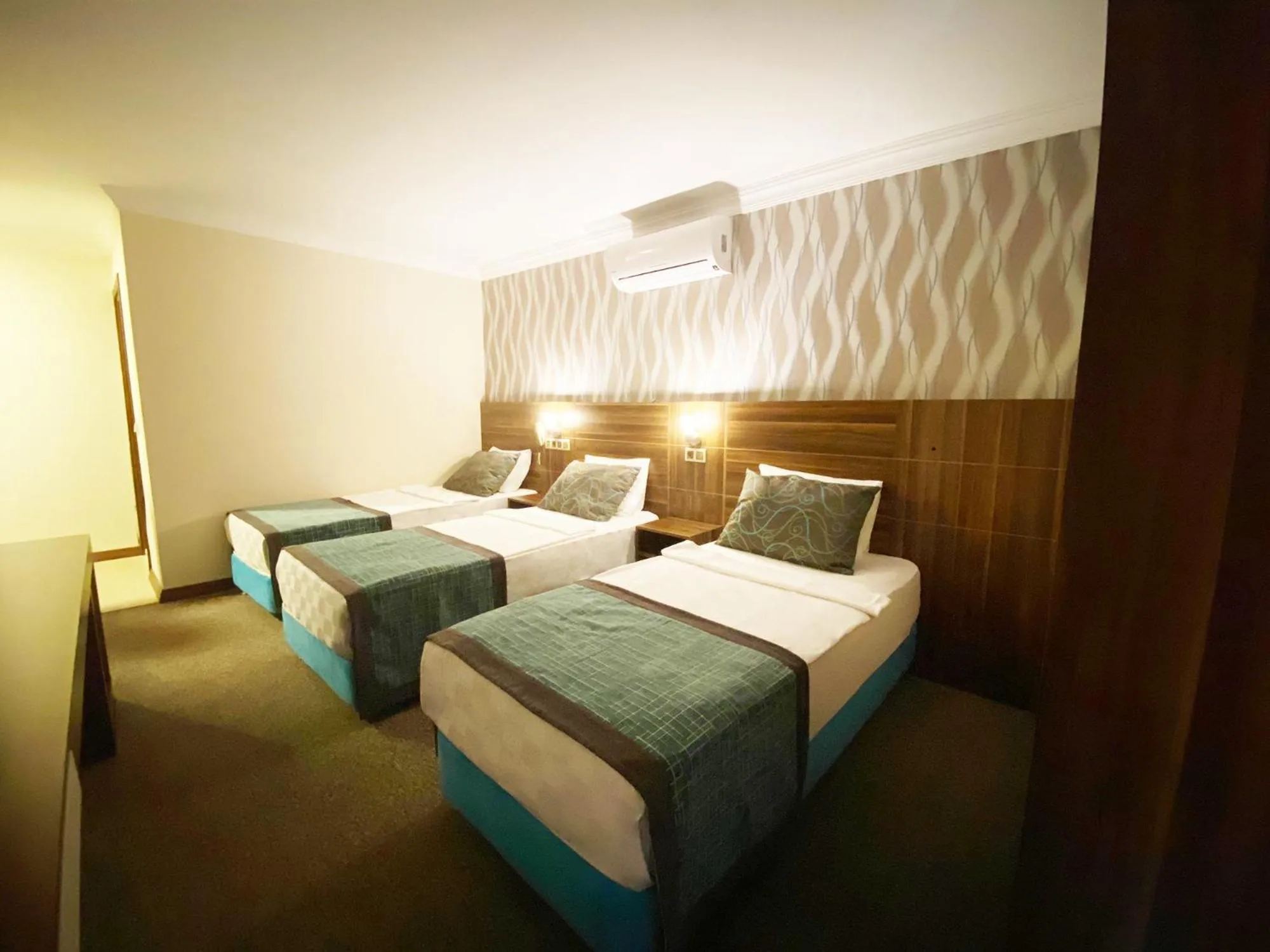 Photo of the whole room, Bed in Emily Rose Hotel