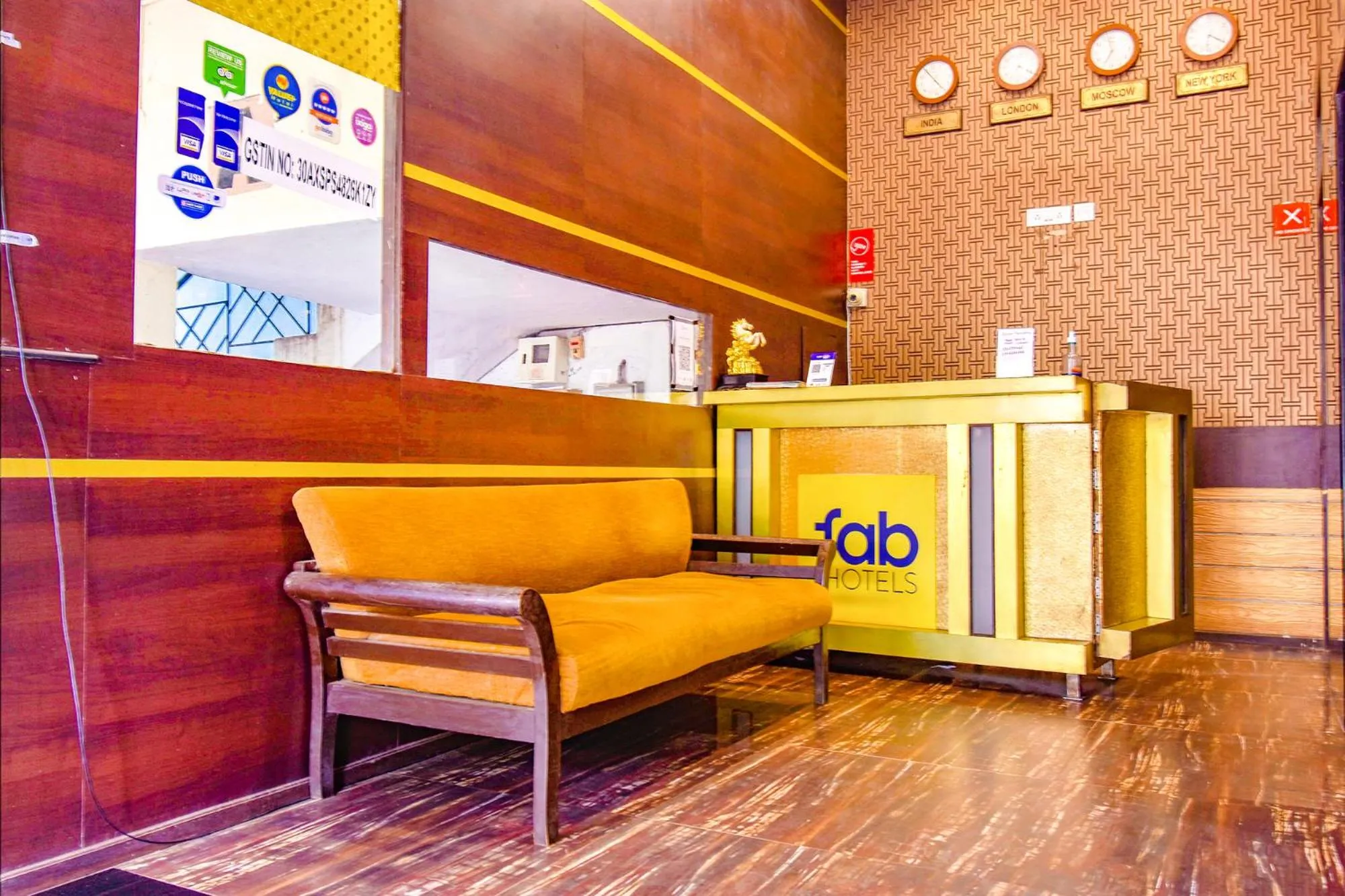 Lobby or reception in FabExpress Ocean Residency, Colva