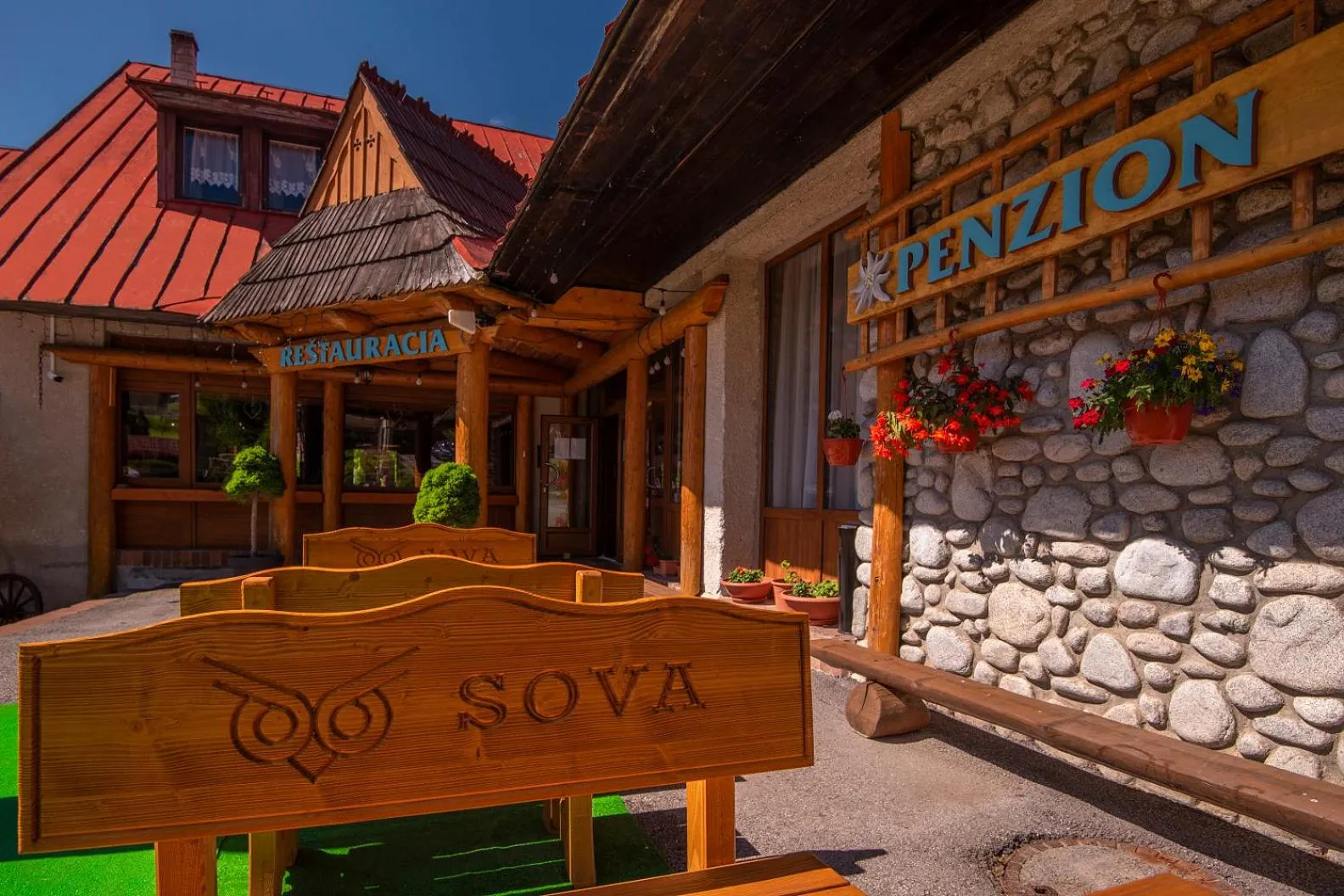 Facade/entrance in SOVA Hotel&Restaurant