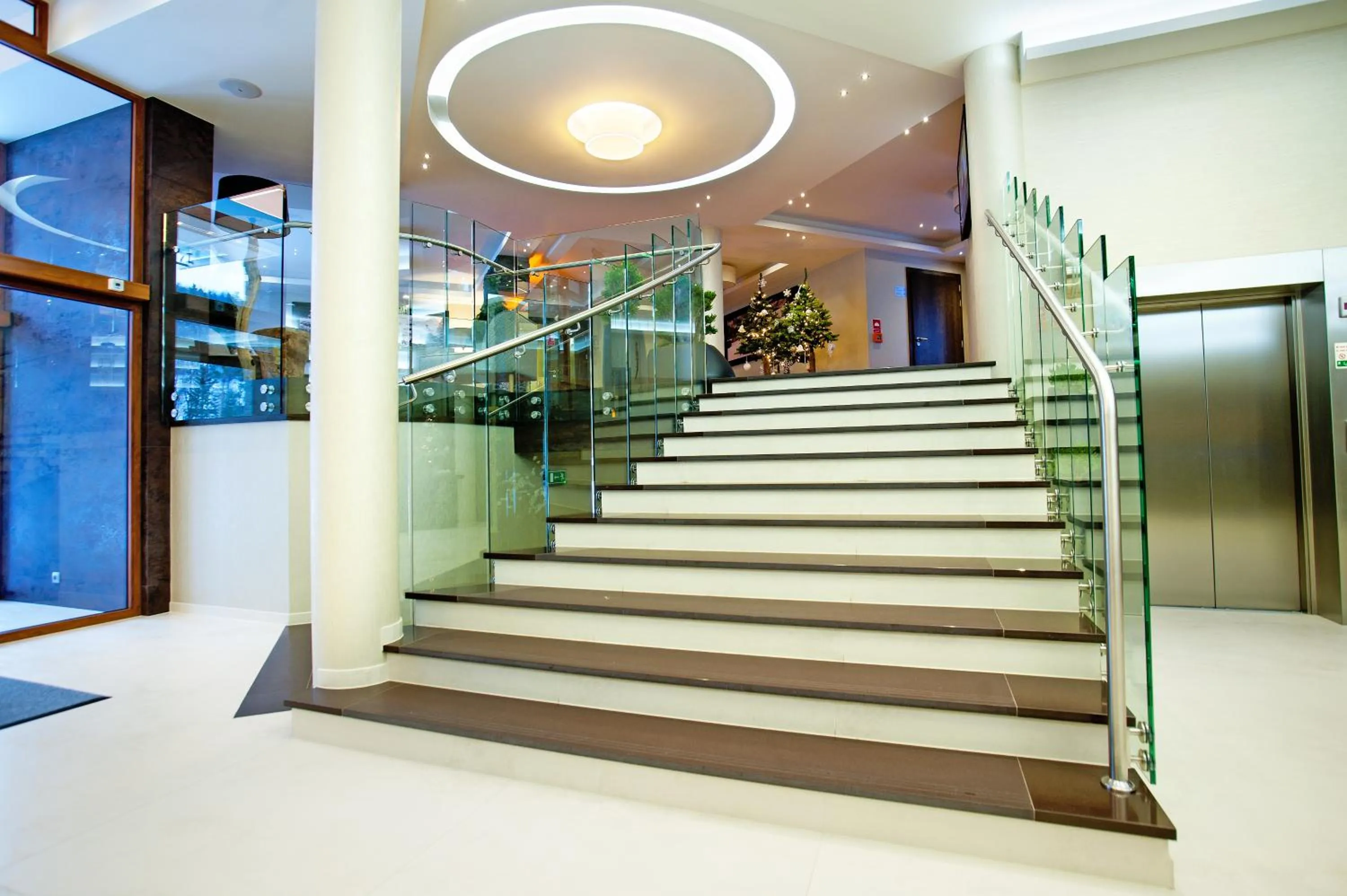 Lobby or reception in Hotel & SPA Czarny Groń