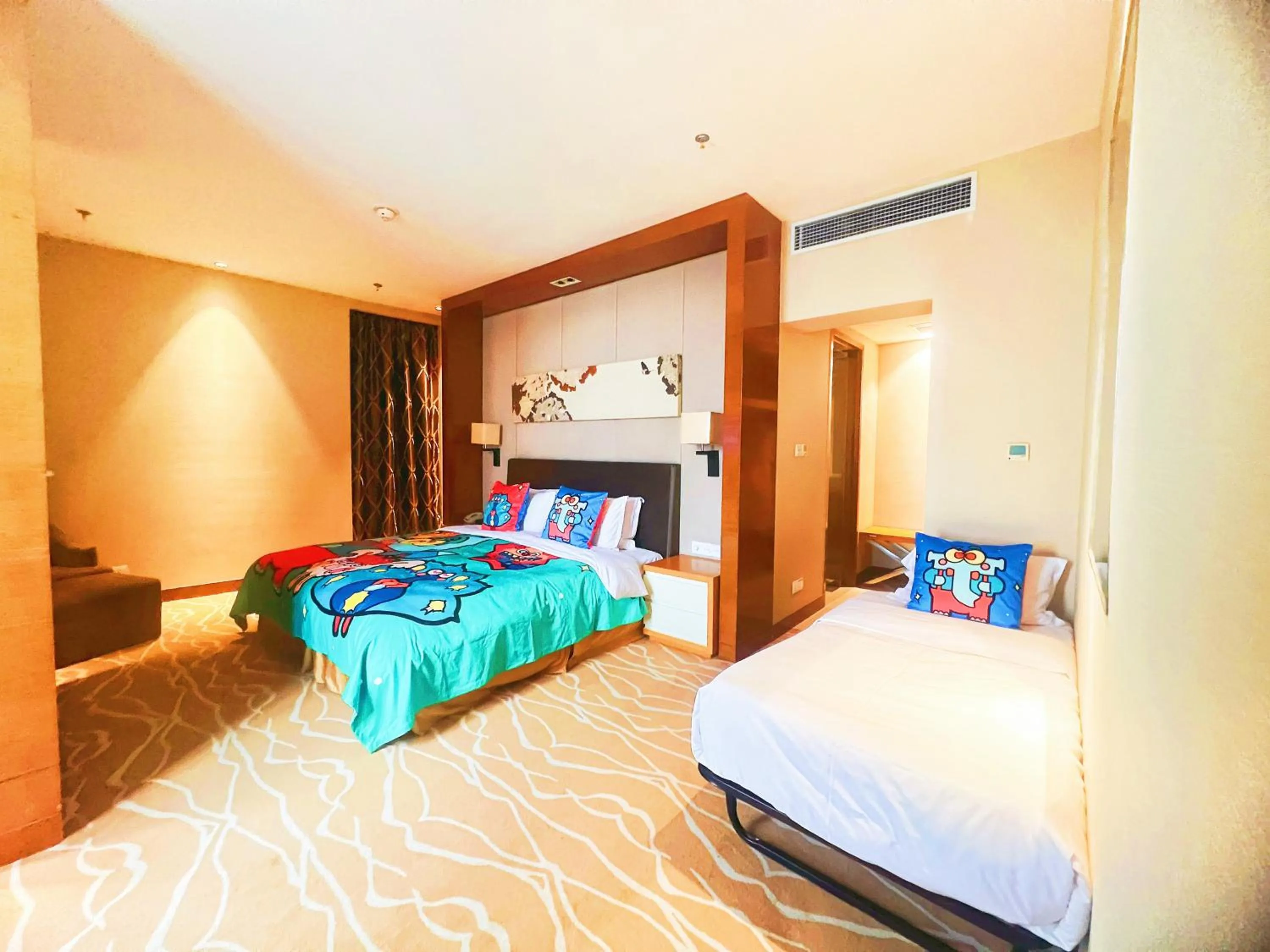 Photo of the whole room, Bed in Holiday Inn Panjin Aqua City by IHG