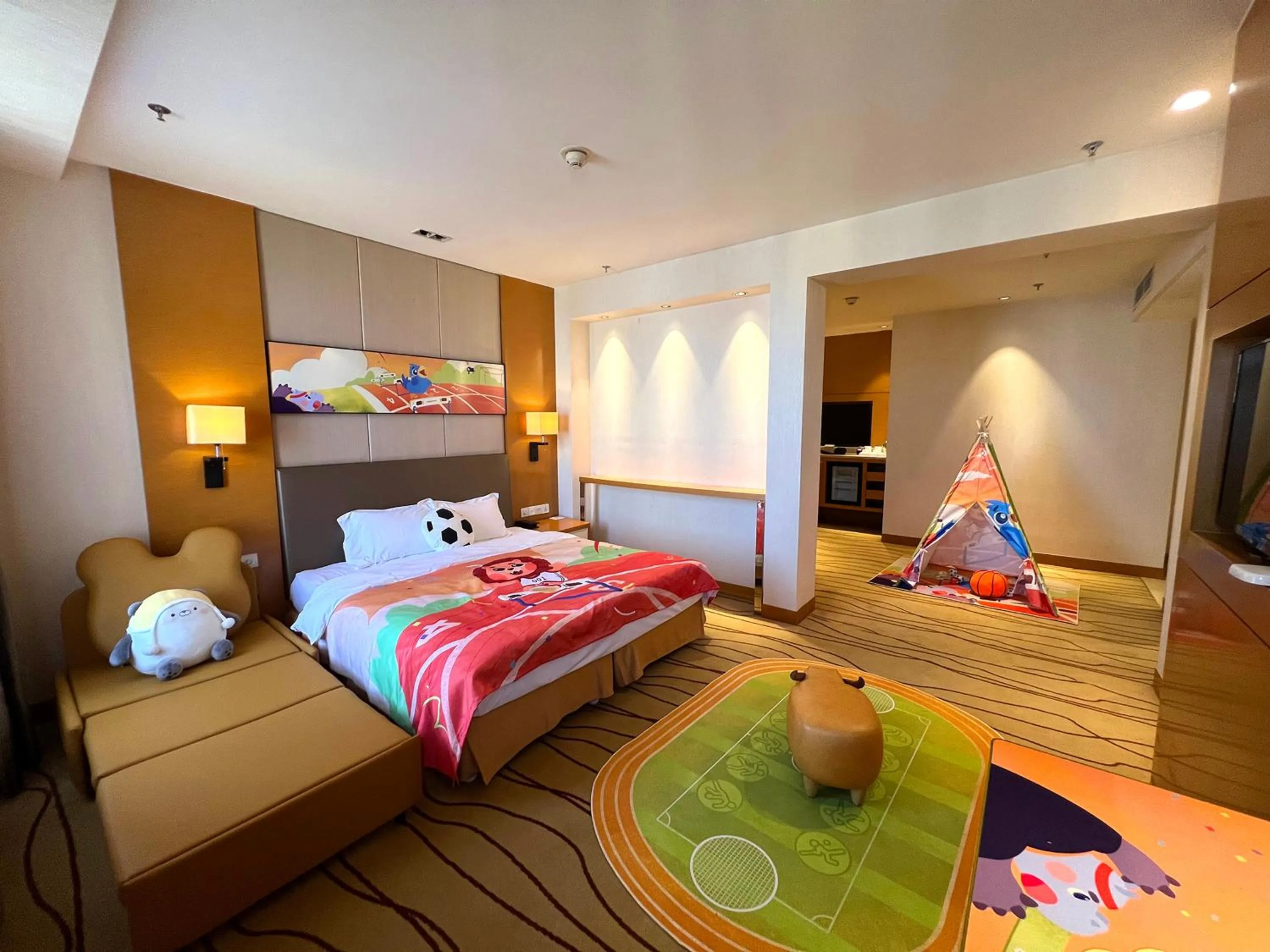 Photo of the whole room, Bed in Holiday Inn Panjin Aqua City by IHG