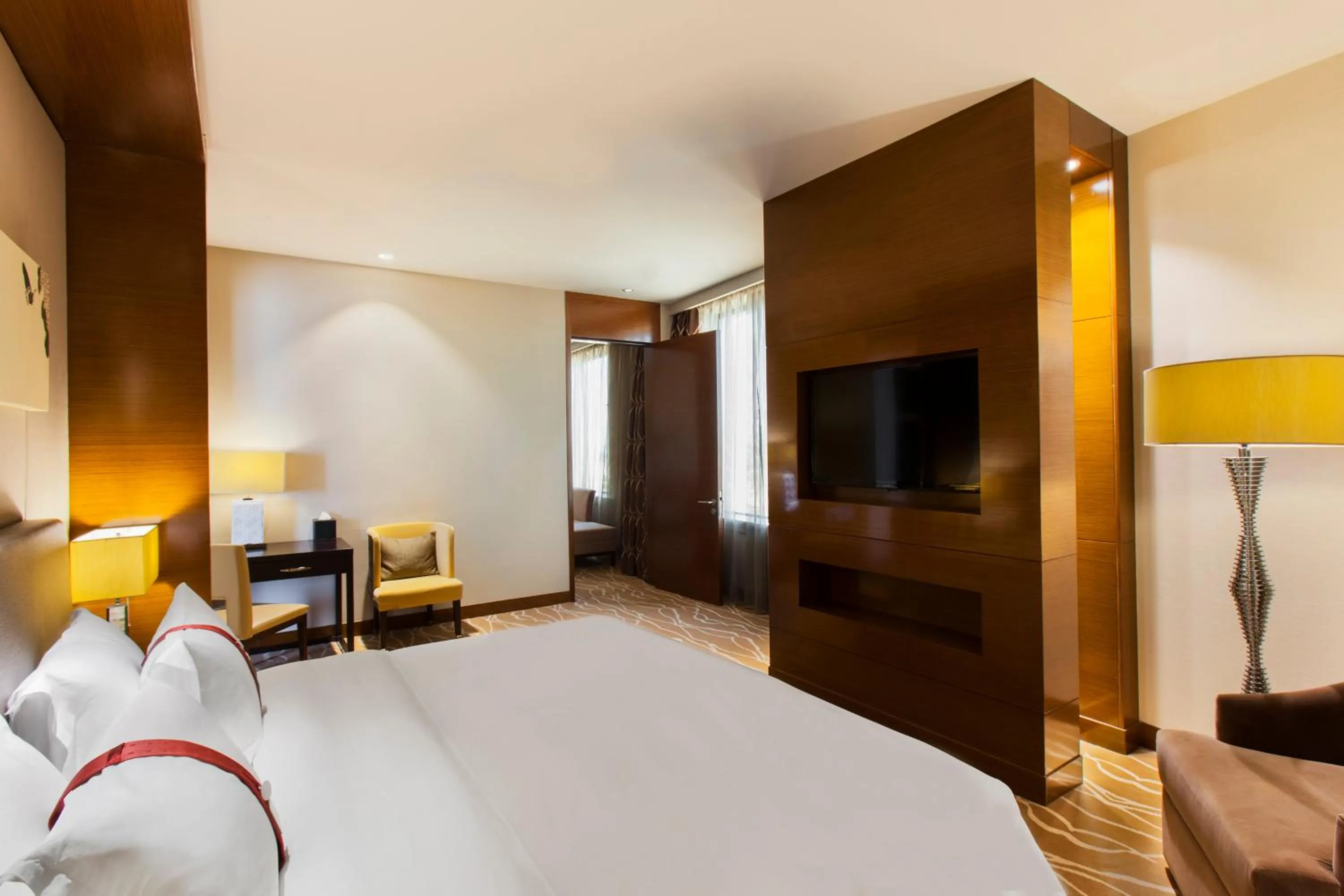 Bedroom, Bed in Holiday Inn Panjin Aqua City by IHG