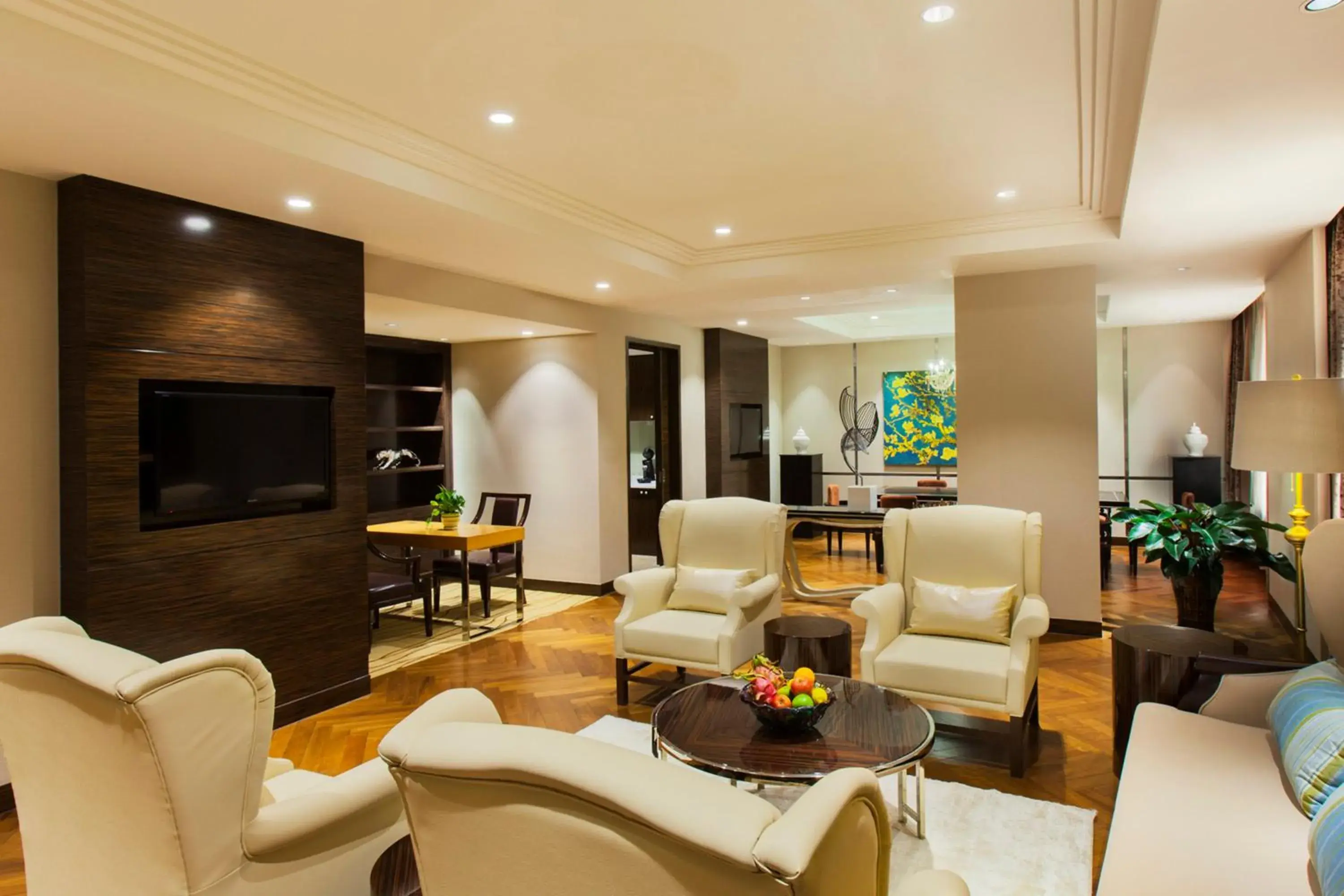 One-Bedroom Suite with Balcony in Holiday Inn Panjin Aqua City by IHG One-Bedroom Suite with Balcony in Holiday Inn Panjin Aqua City by IHG