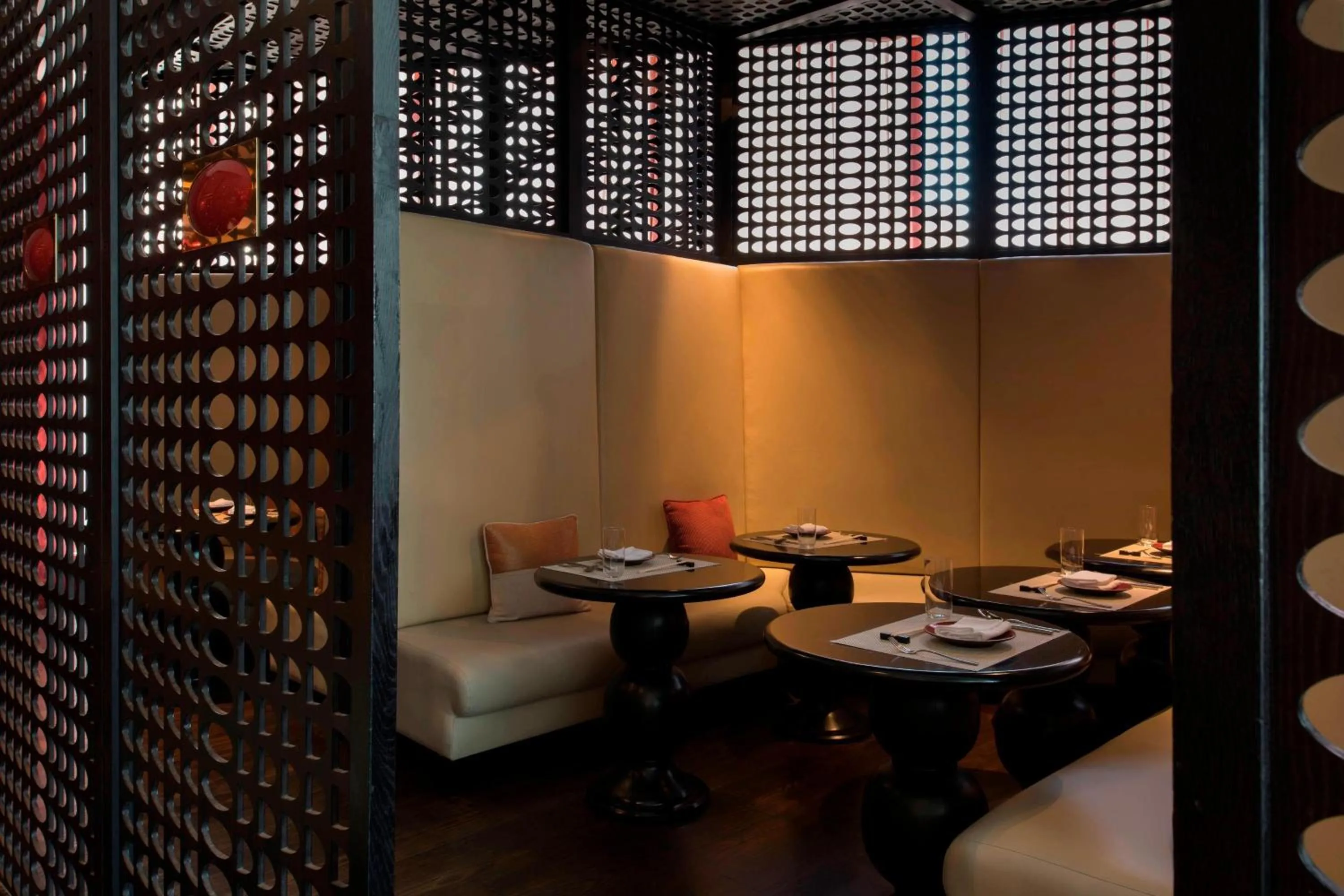 Restaurant/places to eat in W Doha