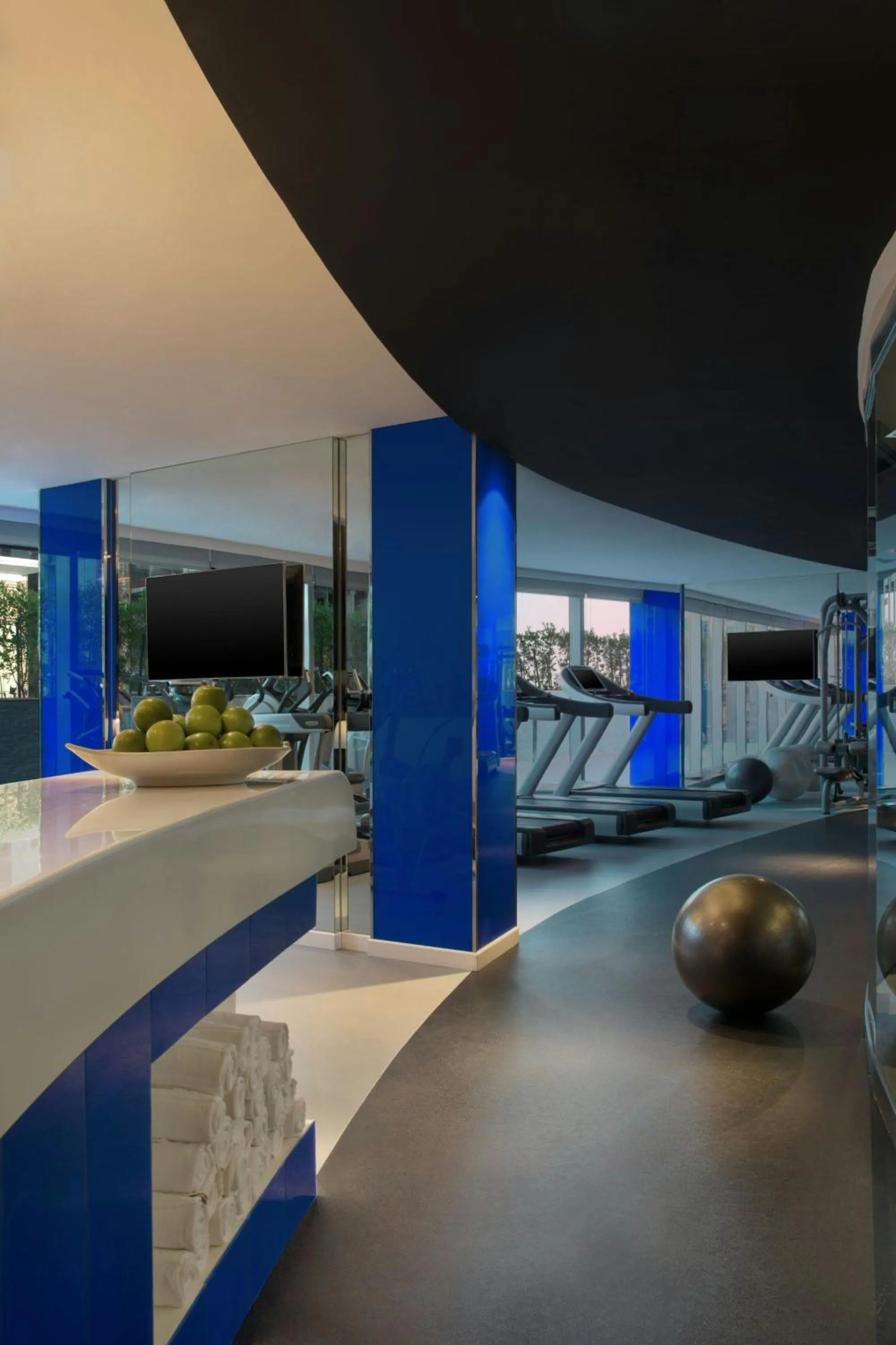 Fitness centre/facilities in W Doha