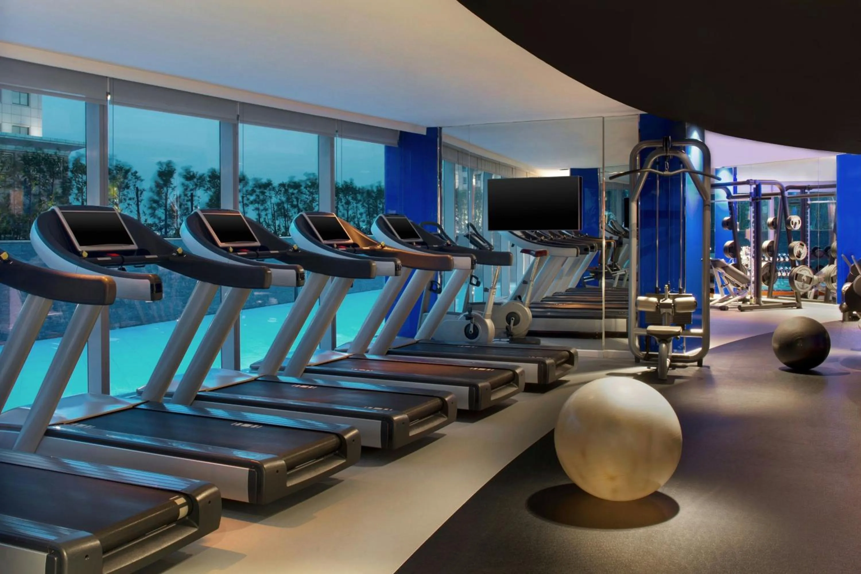 Fitness centre/facilities in W Doha