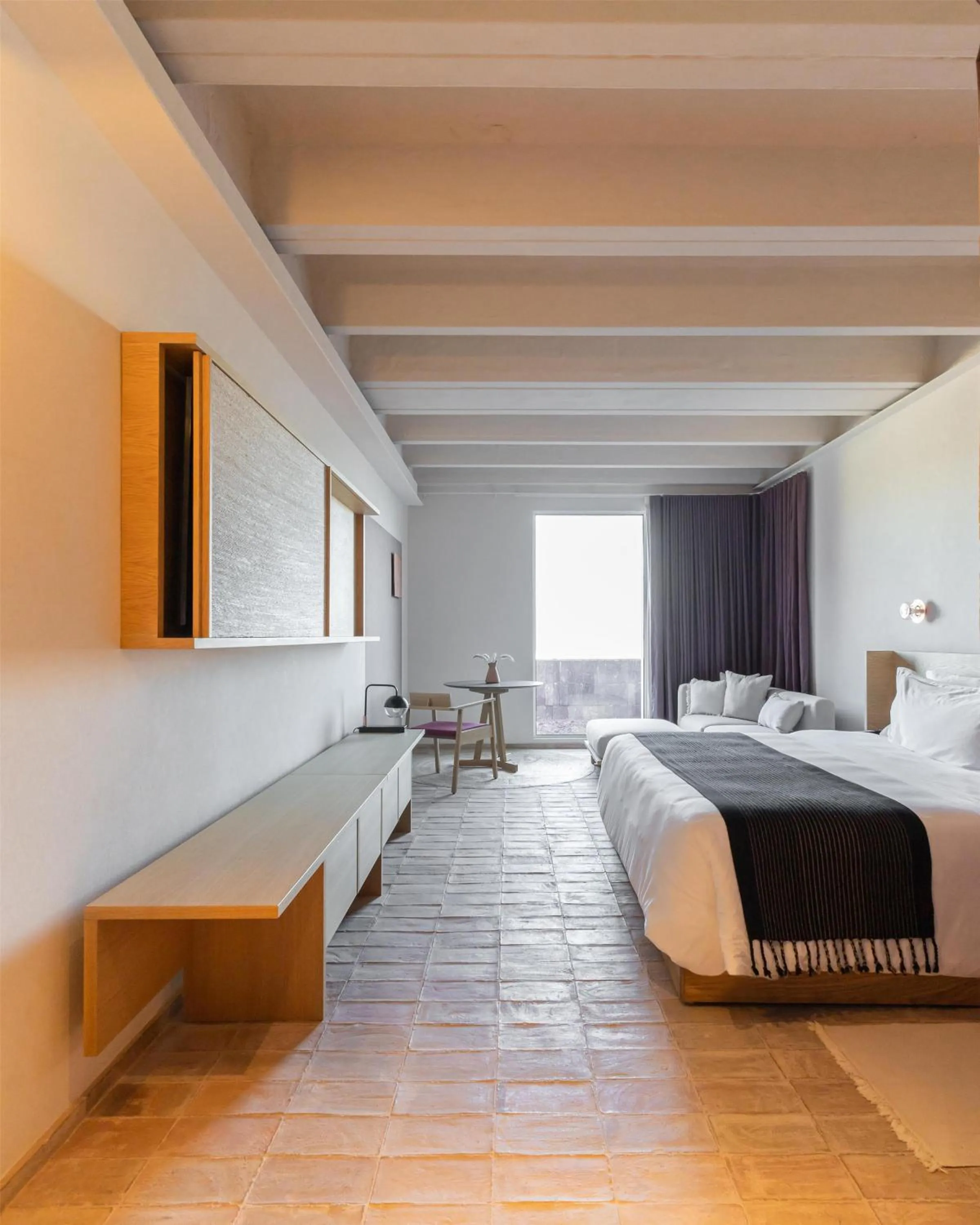 Living room, Bed in Albor San Miguel de Allende, Tapestry Collection by Hilton