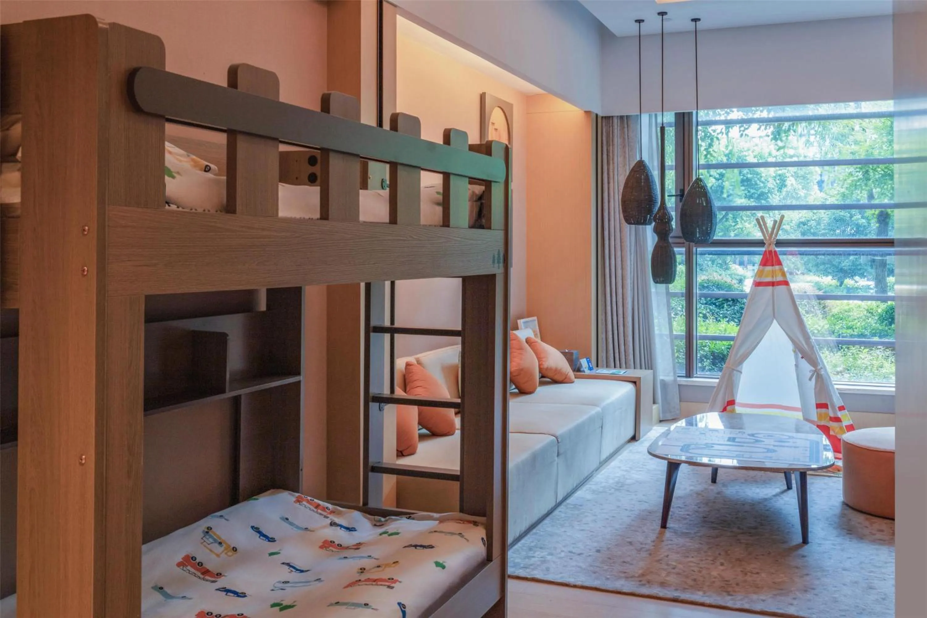 Living room, Bed in Hilton Shanghai Songjiang Guangfulin