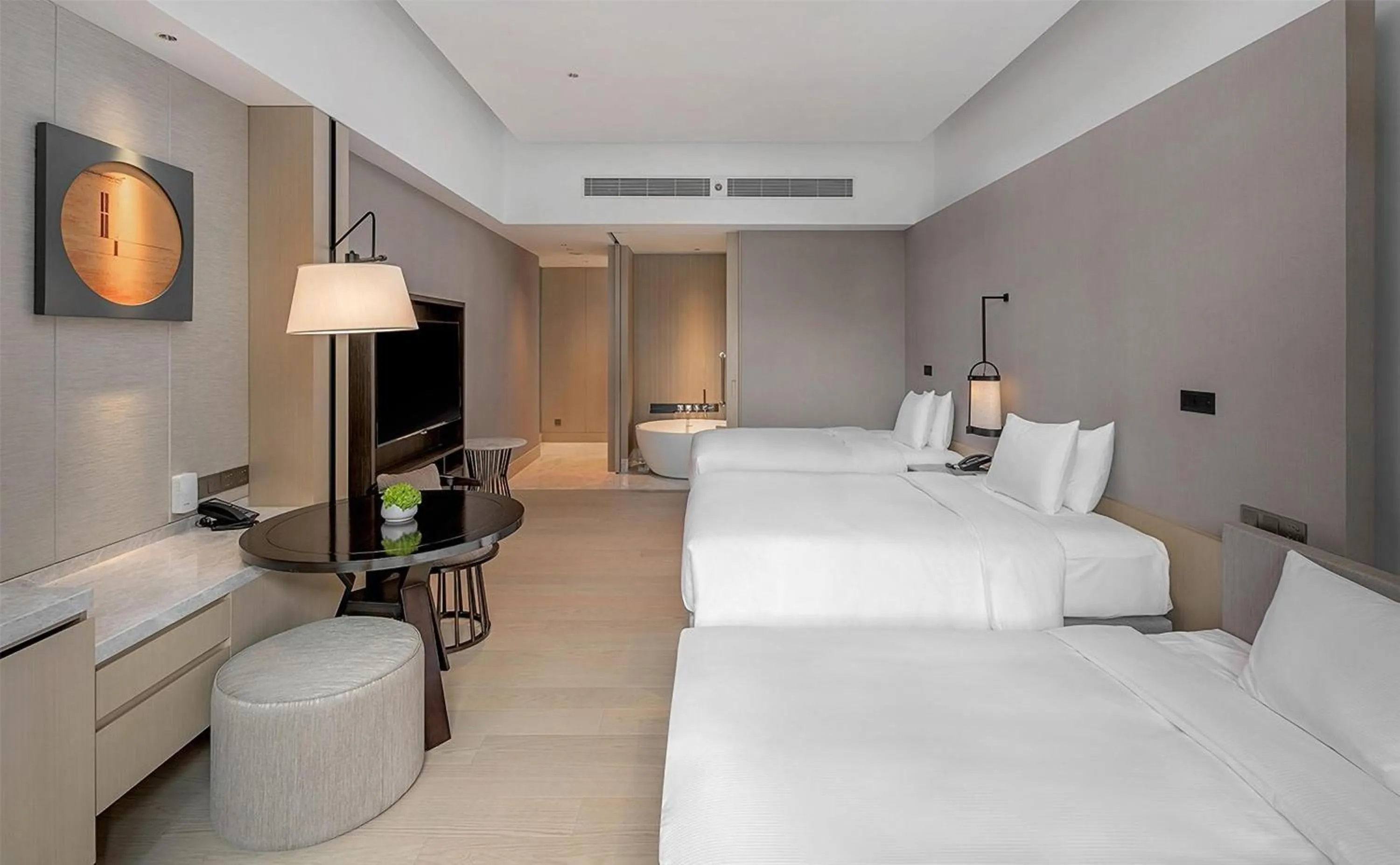 Bed in Hilton Shanghai Songjiang Guangfulin